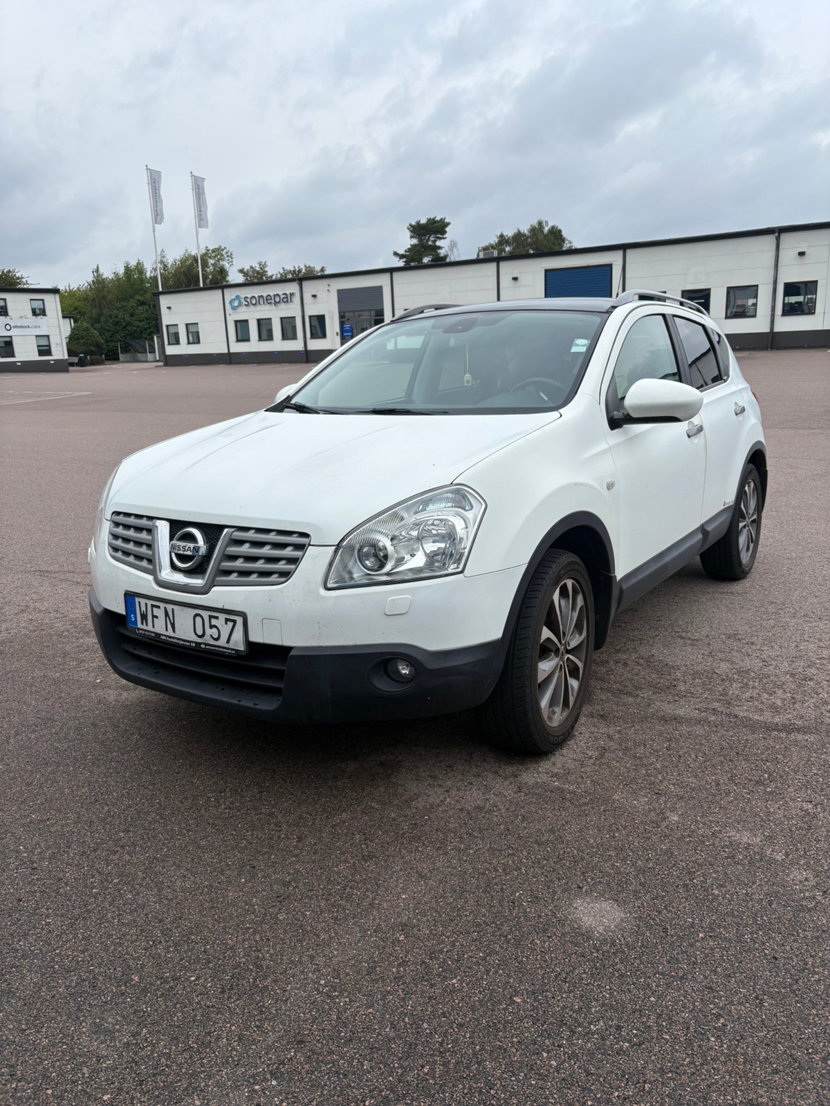 Nissan Qashqai 2.0 Manuell 2010, bild 2/8