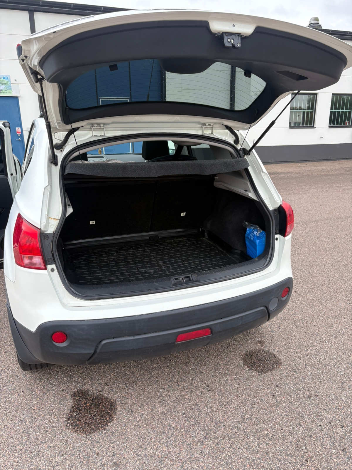 Nissan Qashqai 2.0 Manuell 2010, bild 7/8