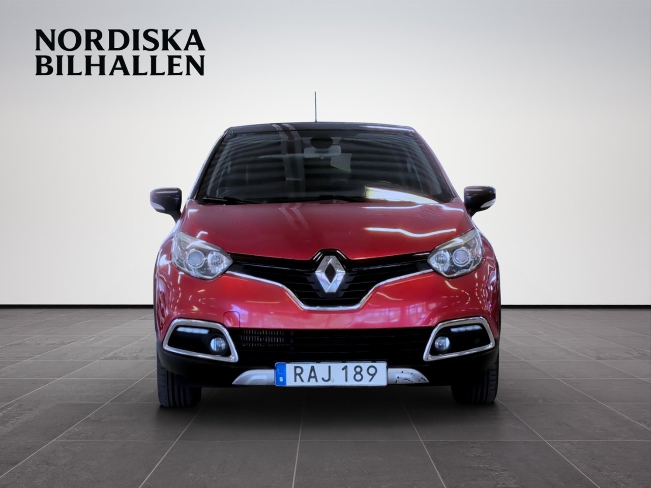 Renault Captur 1.2 TCe EDC 2016, bild 2/10