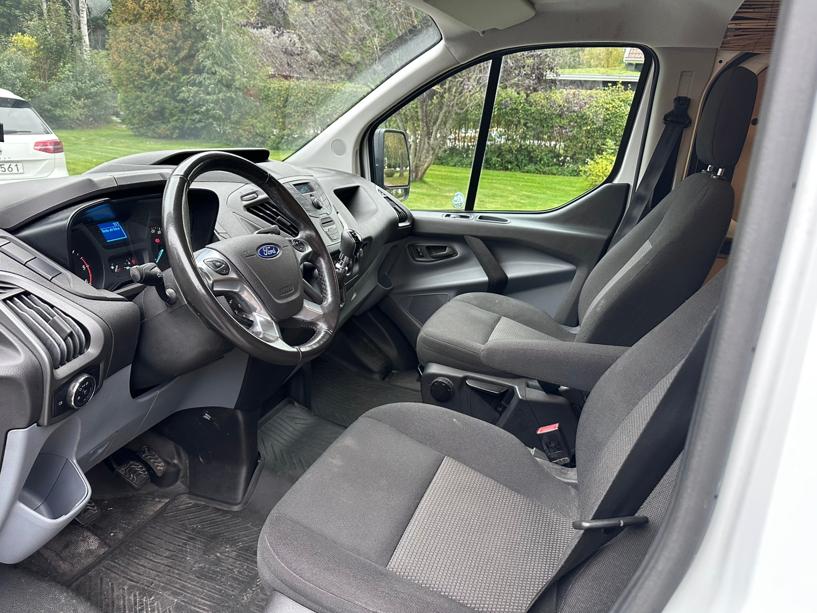 Ford Transit Custom 2.0 TDCi Manuell 2018, bild 4/10