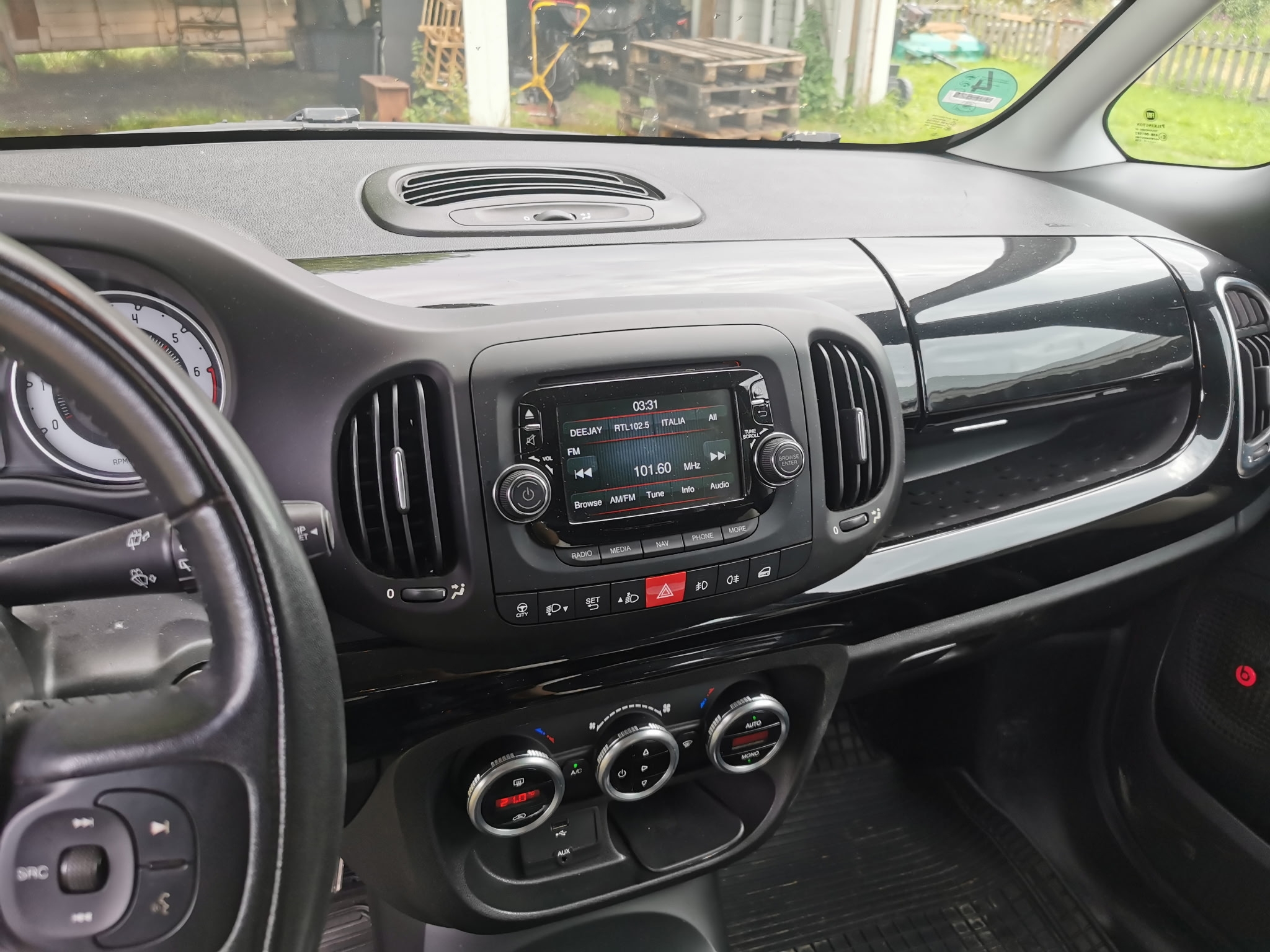 Fiat 500L 1.4 FIRE T-JET Manuell 2014, bild 4/4