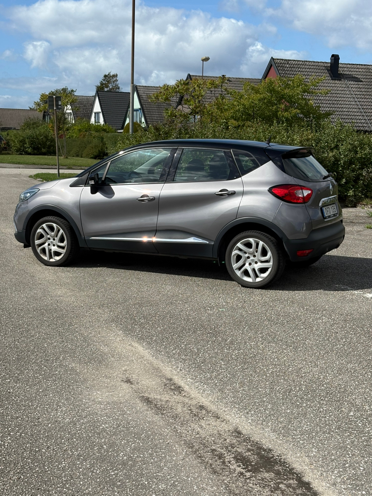 Renault Captur 0.9 TCe Manuell 2017, bild 2/4