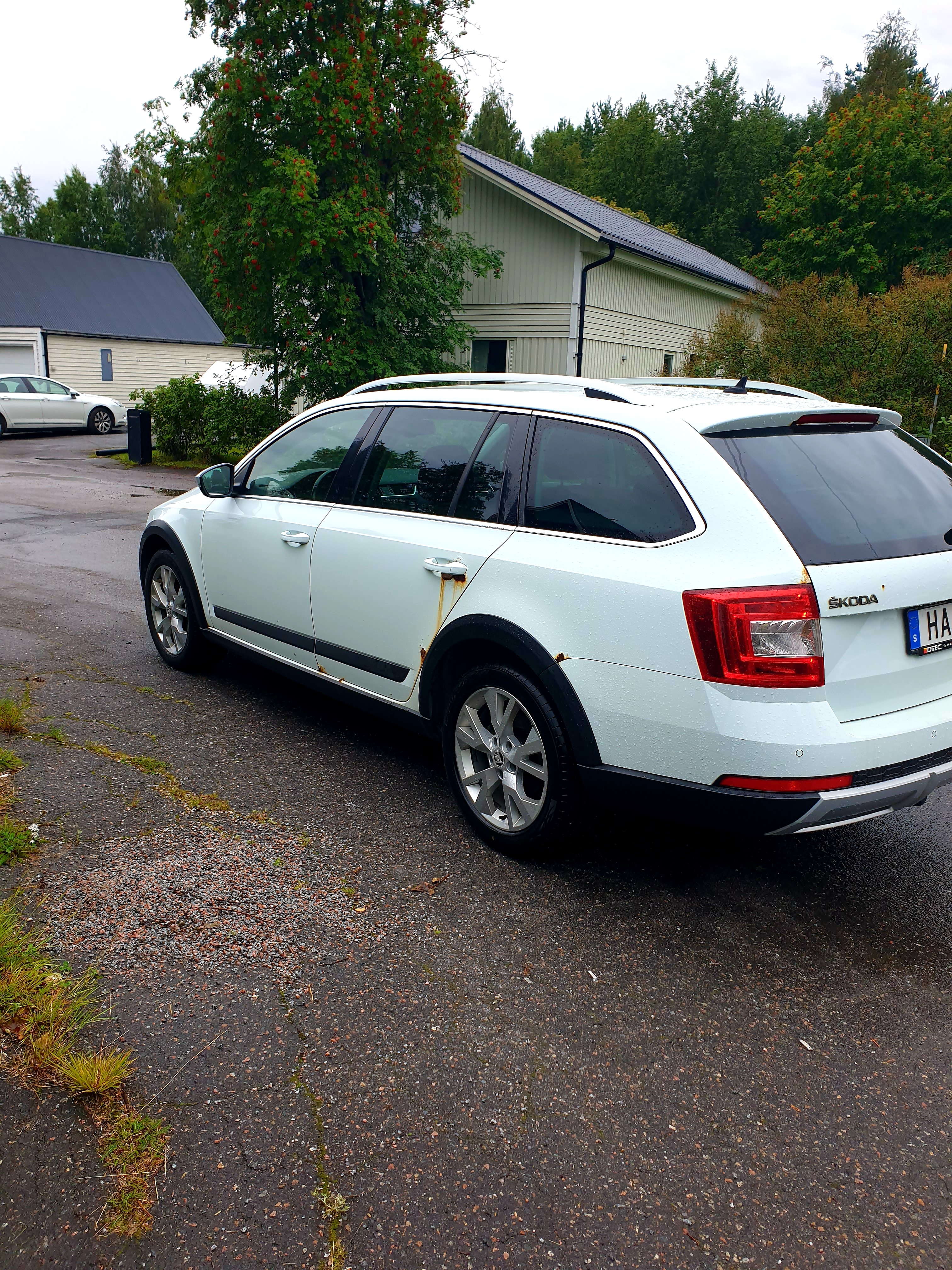 Skoda Octavia Scout 2.0 TDI 4x4 Manuell 2016, kuva 6/10