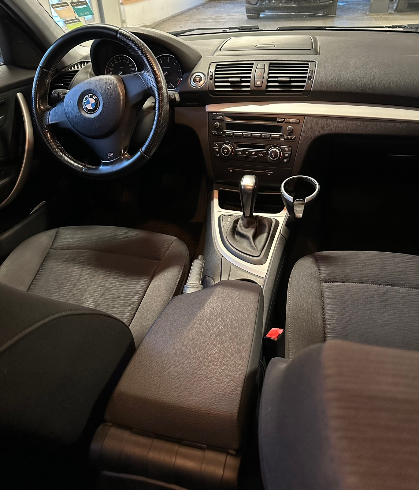 BMW 120 i 5-dörrars Steptronic 2009, bild 6/8