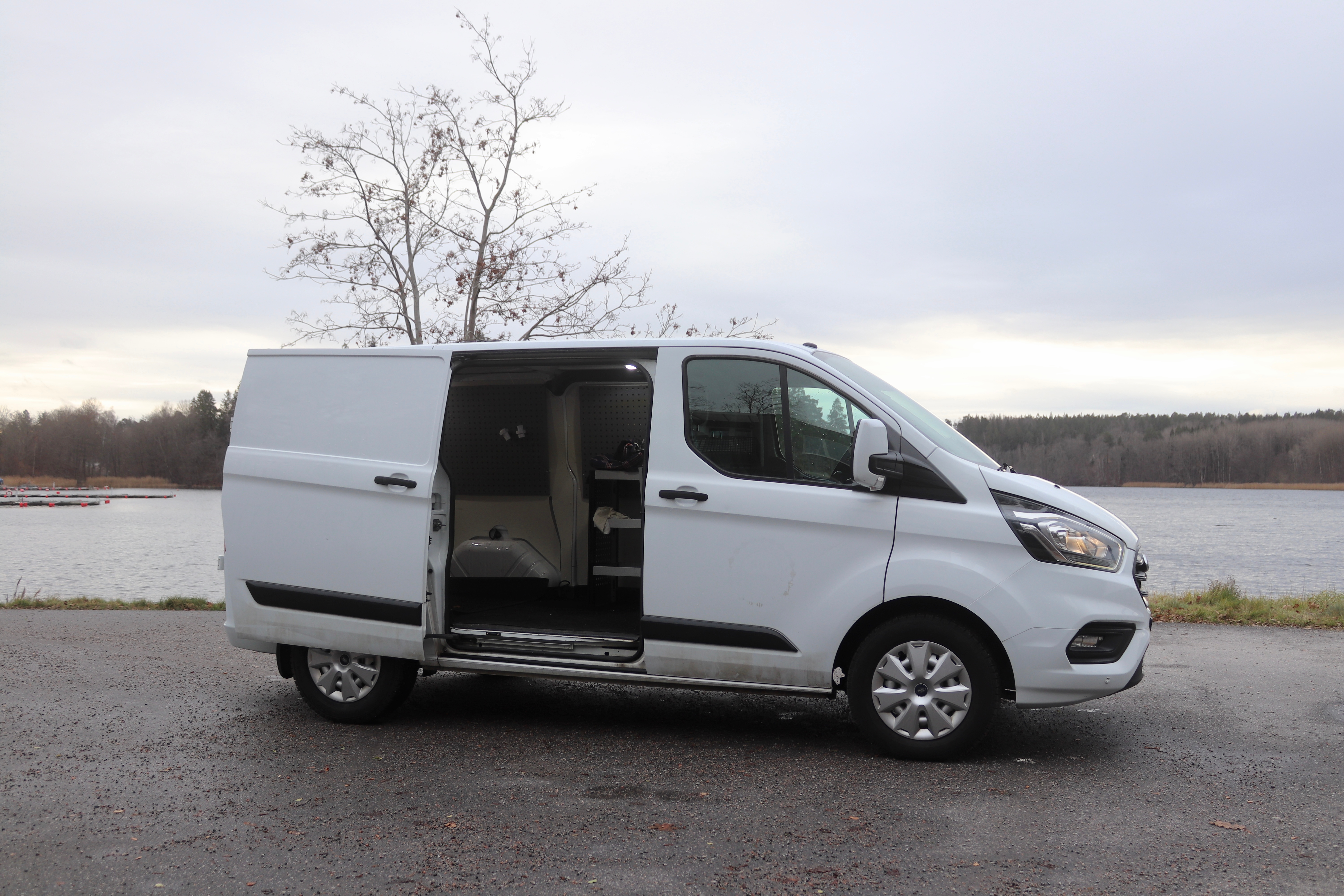 Ford Transit Custom 280 2.0 TDCi Manuell 2018, bild 3/7