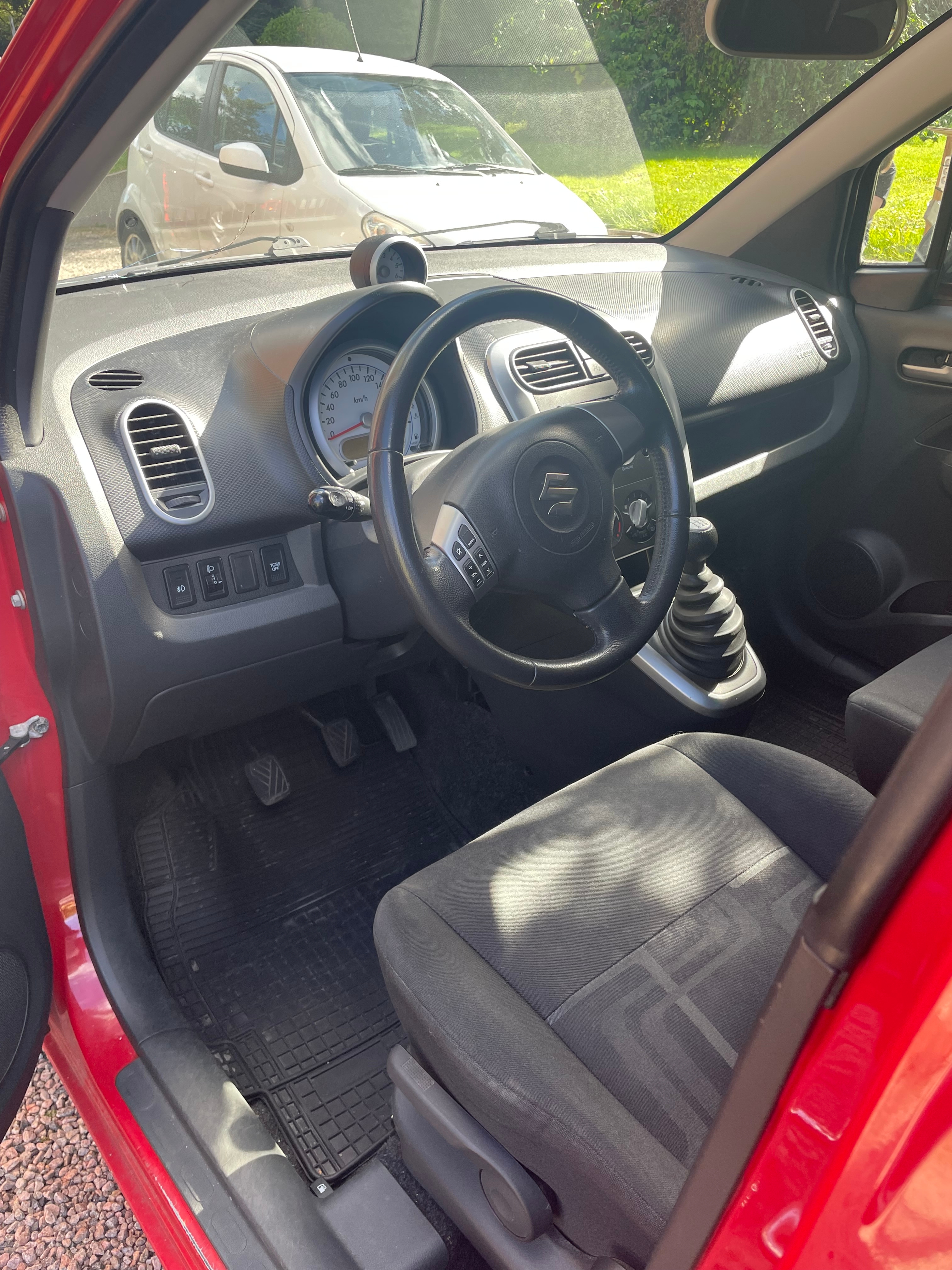 Suzuki Splash 1.0 DOHC 12V VVT Manuell 2011, bild 7/10