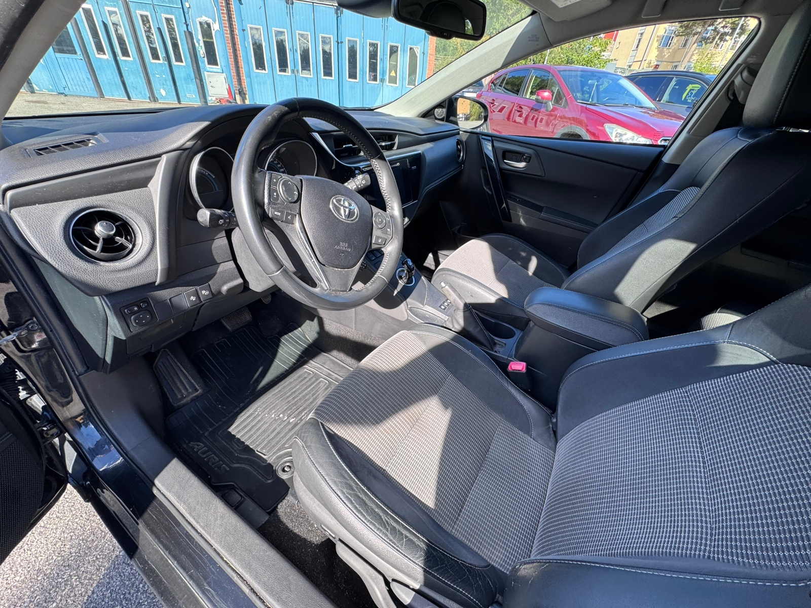 Toyota Auris 1,8 TS Executive 2016, bild 6/6