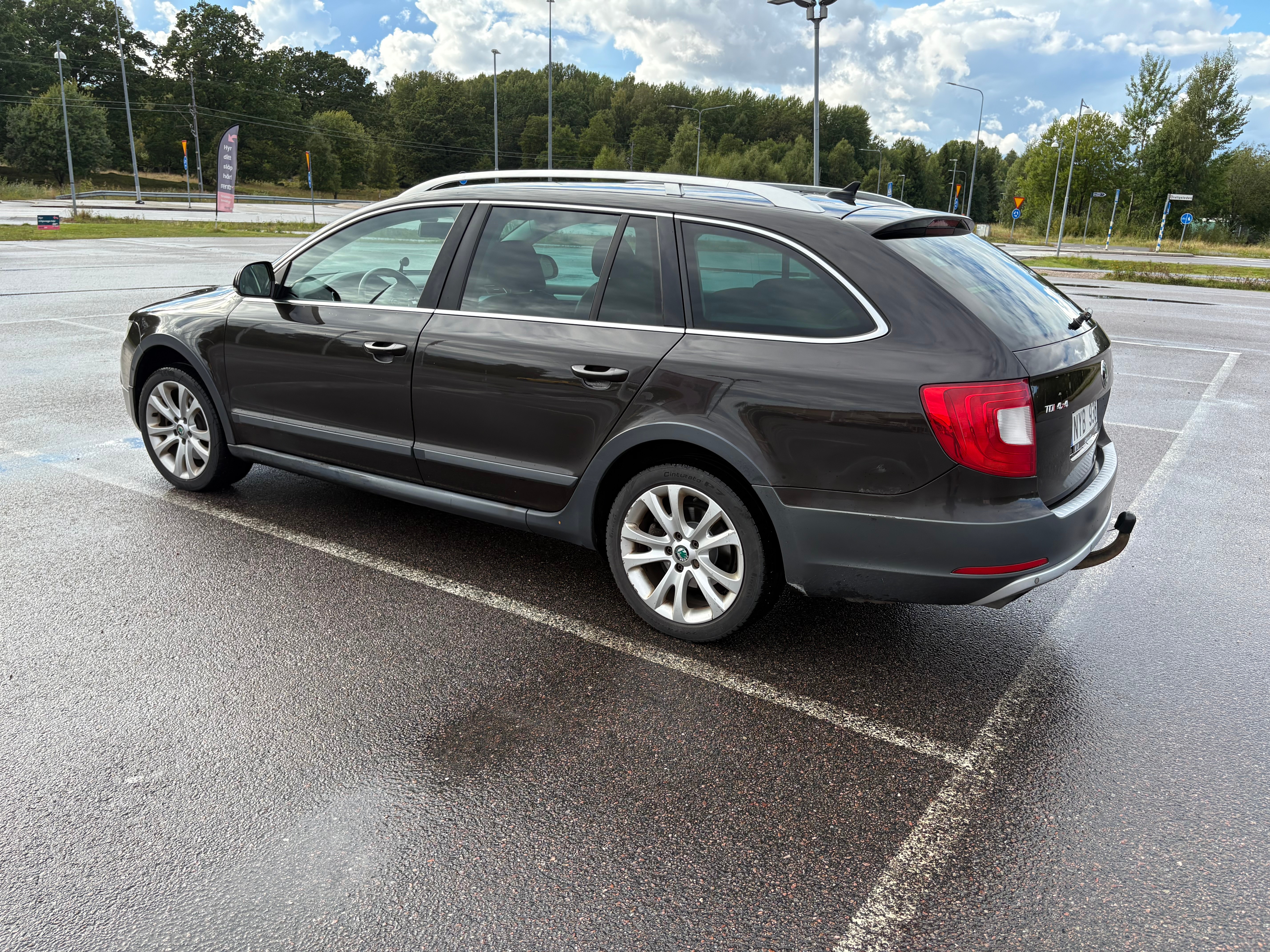 Skoda Superb 2013, kuva 2/10
