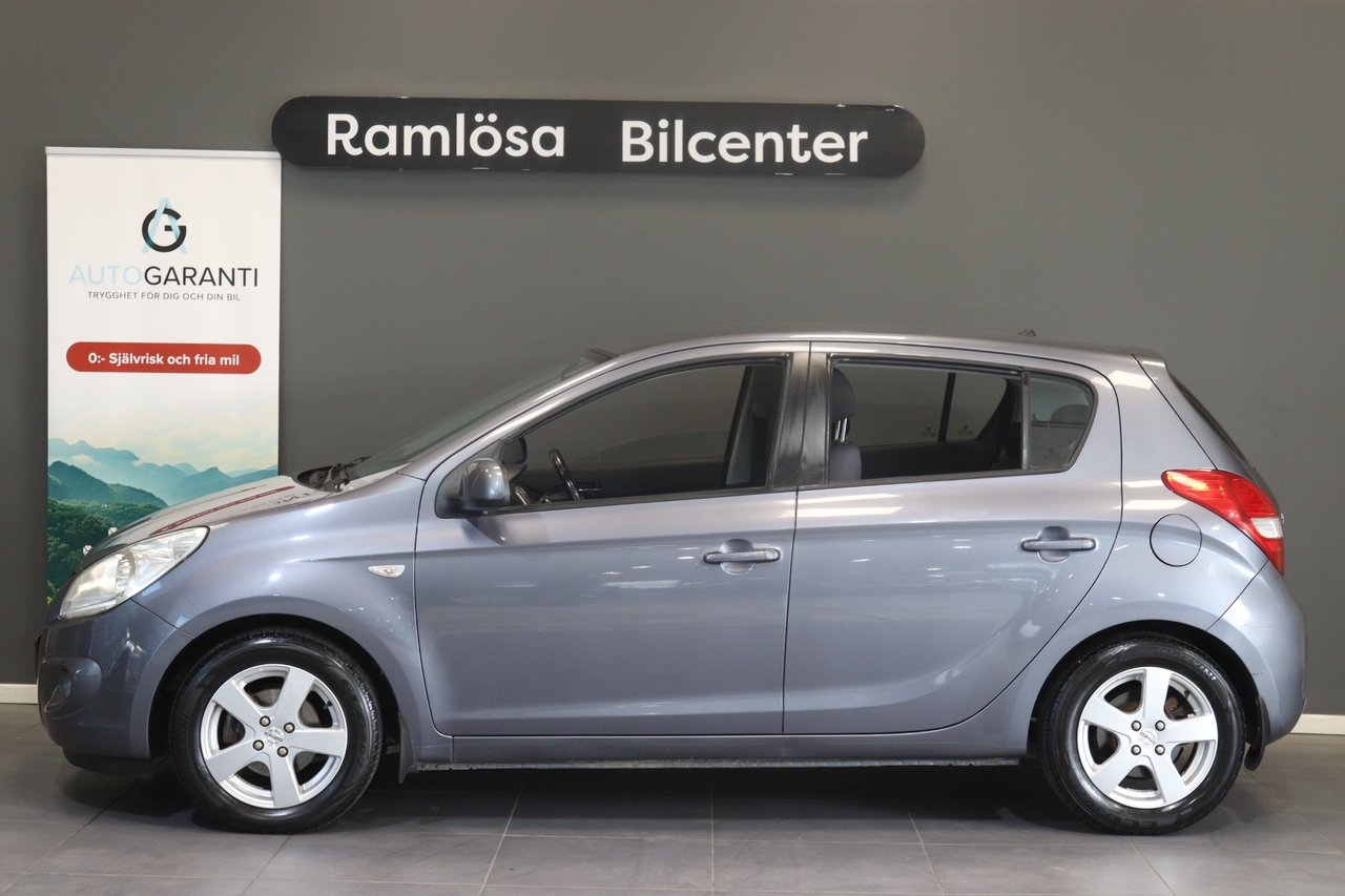 Hyundai i20 5-dörrar 1.4 Select Euro 4 2009, bild 3/10