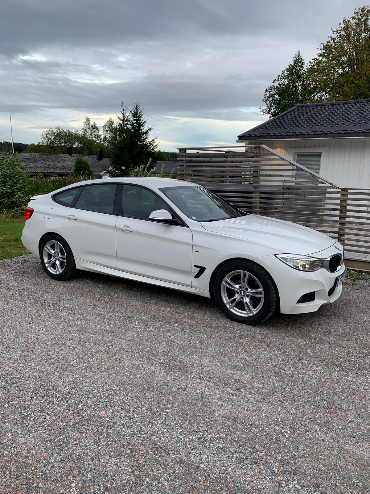 BMW 320 d xDrive Gran Turismo Manuell 2015, bild 2/7