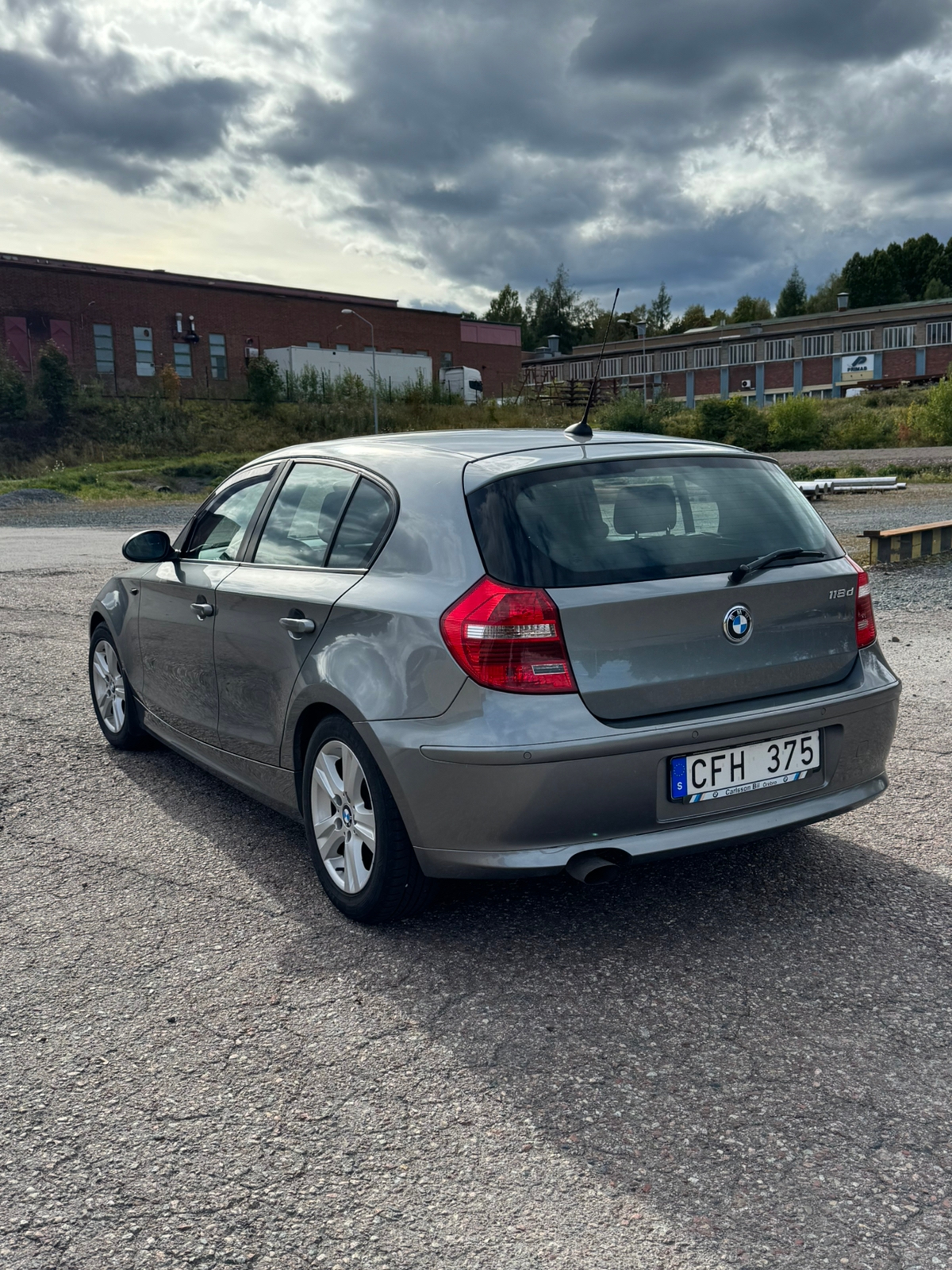 BMW 118 d 5-dörrars Manuell 2010, photo 2/5
