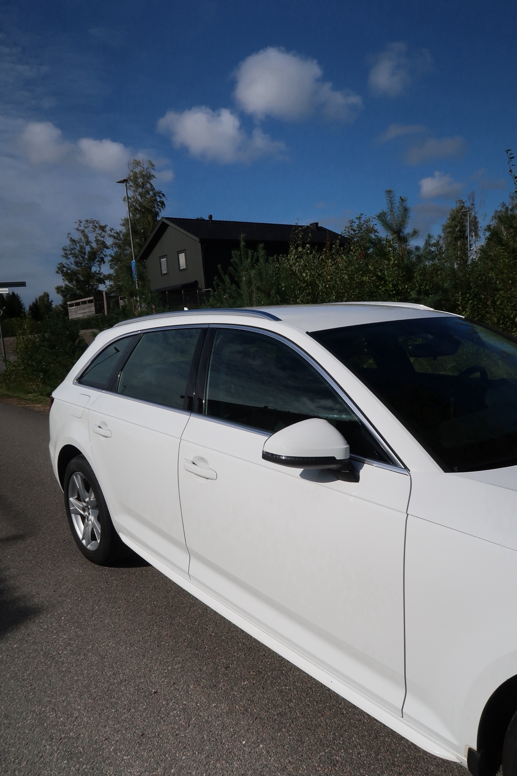 Audi A4 Avant 2.0 TDI S Tronic 2018, photo 3/10
