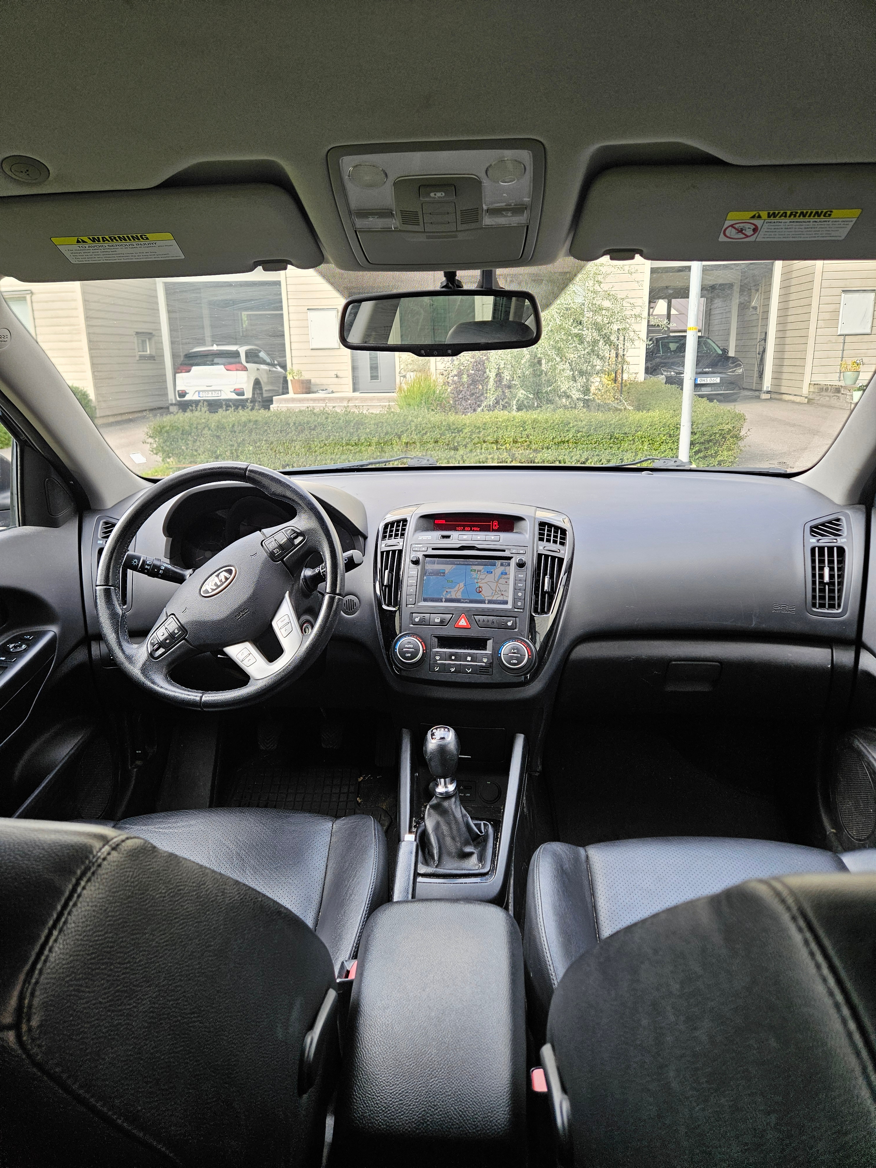 Kia Ceed _sw 1.6 CRDi Manuell 2012, bild 2/10