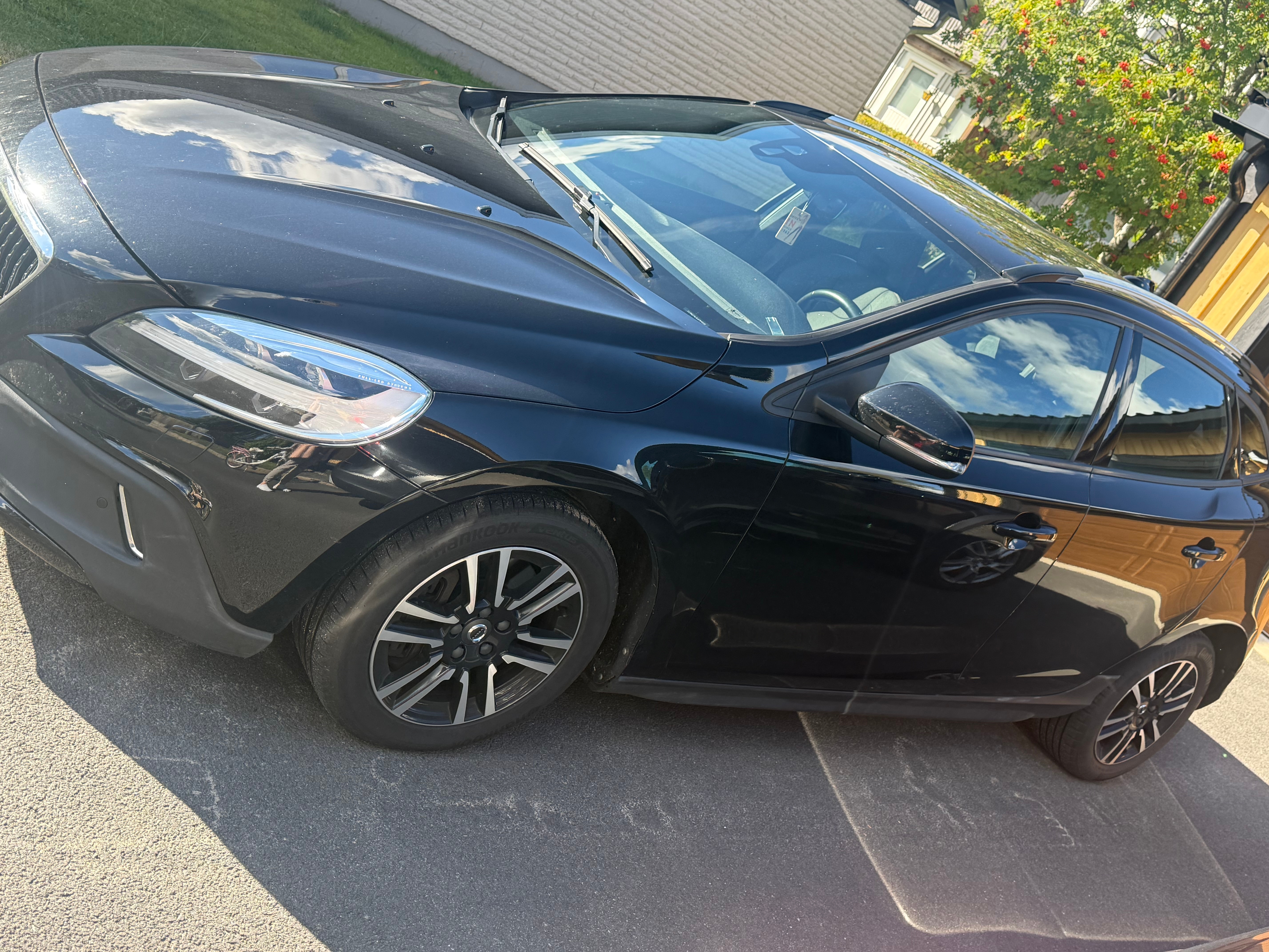 Volvo V40 Cross Country D2 Geartronic 2018, bild 2/5