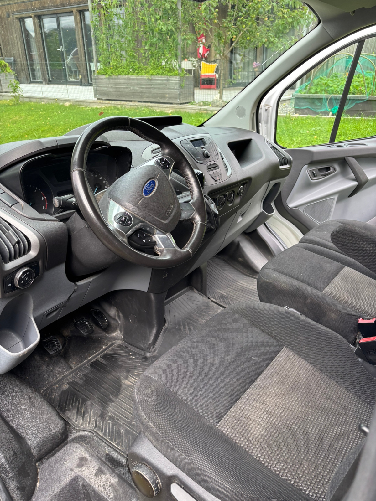 Ford Transit Custom 270 2.0 TDCi Manuell 2017, bild 4/6