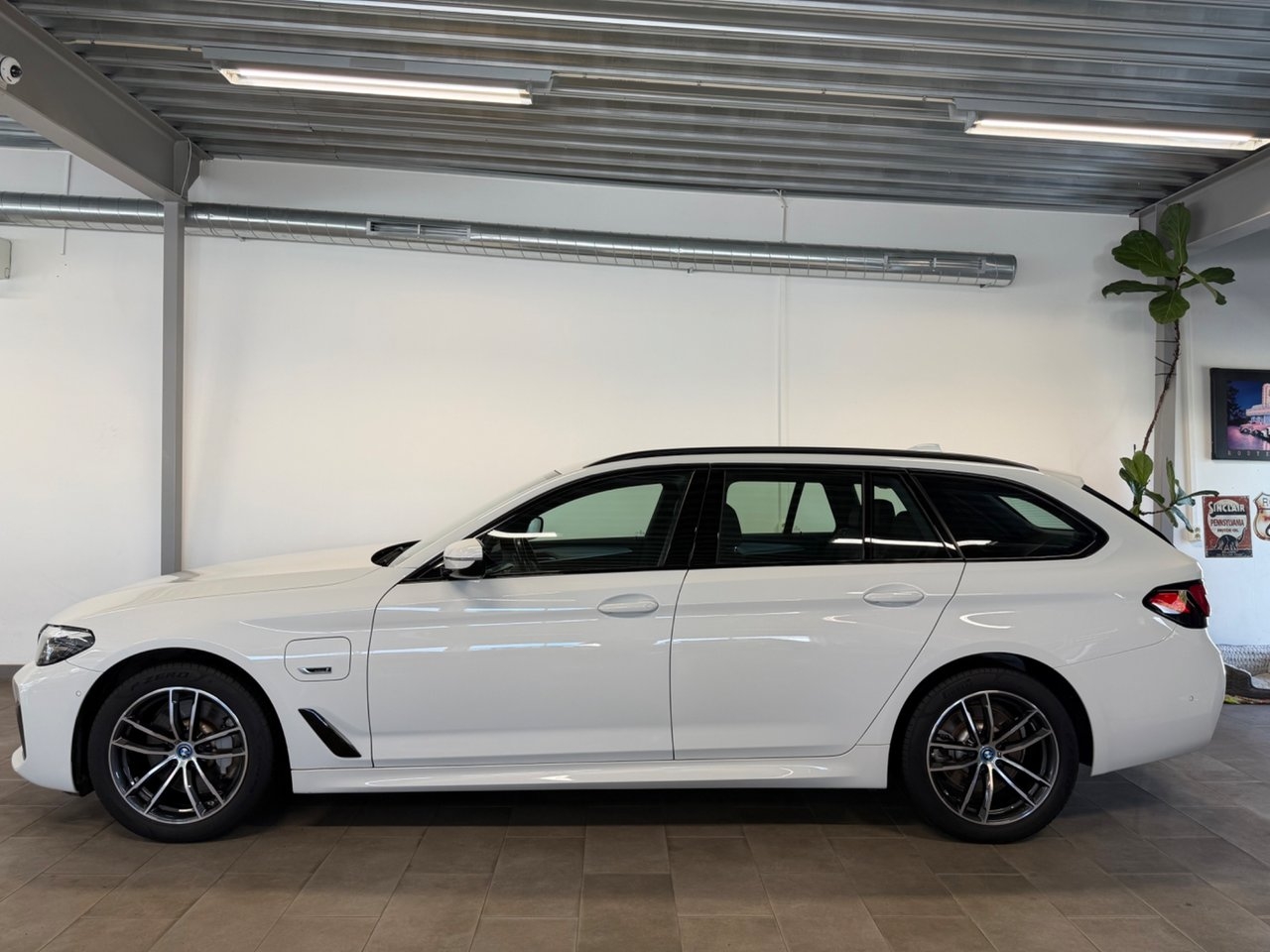 BMW 530 e Touring M Sport Läder B-kam 2023, bild 3/10