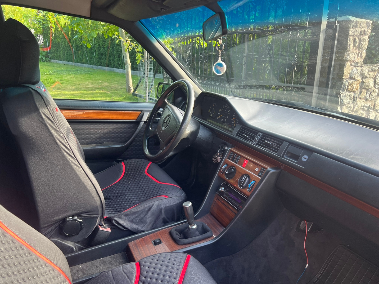 Mercedes-Benz 250 TD Manuell 1993, kuva 4/5