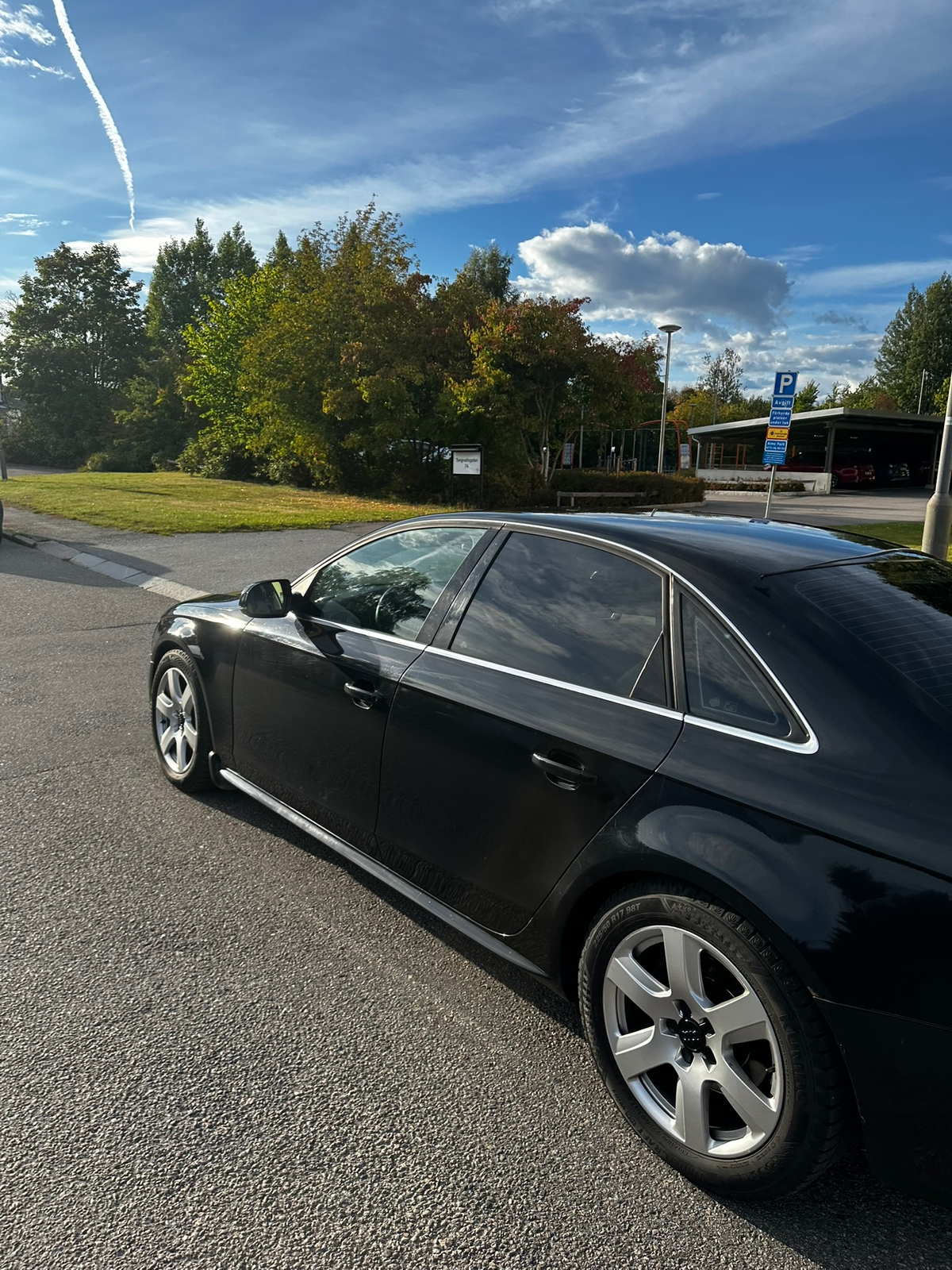 Audi A4 Sedan 2.0 TFSI E85 Manuell 2010, bild 2/10