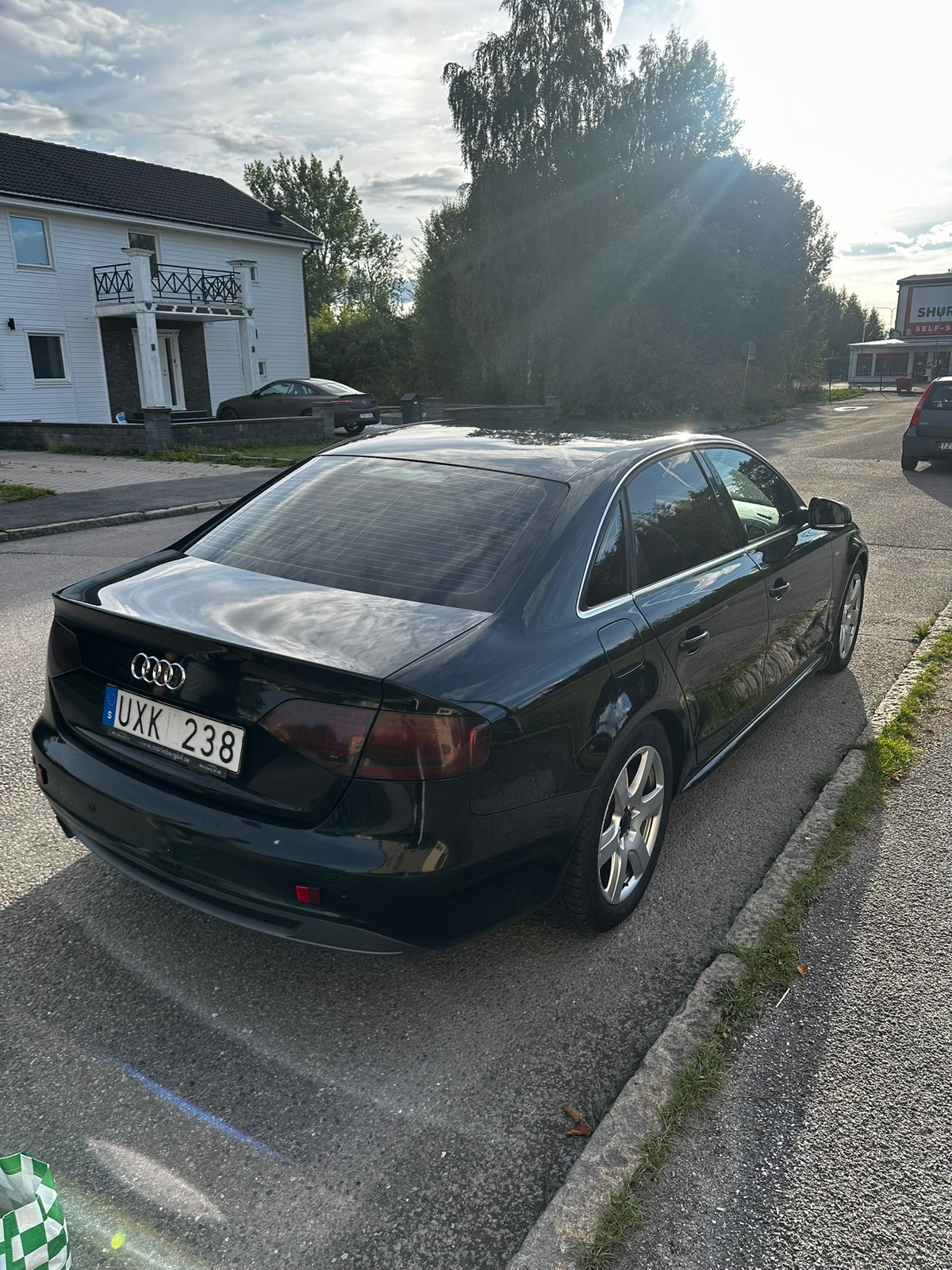 Audi A4 Sedan 2.0 TFSI E85 Manuell 2010, bild 3/10