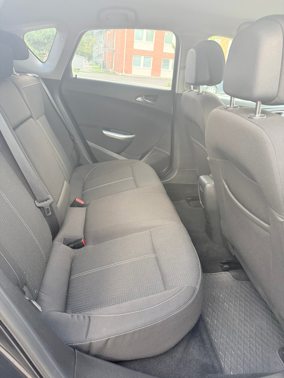 Opel Astra 1.7 CDTI Manuell 2012, photo 7/10