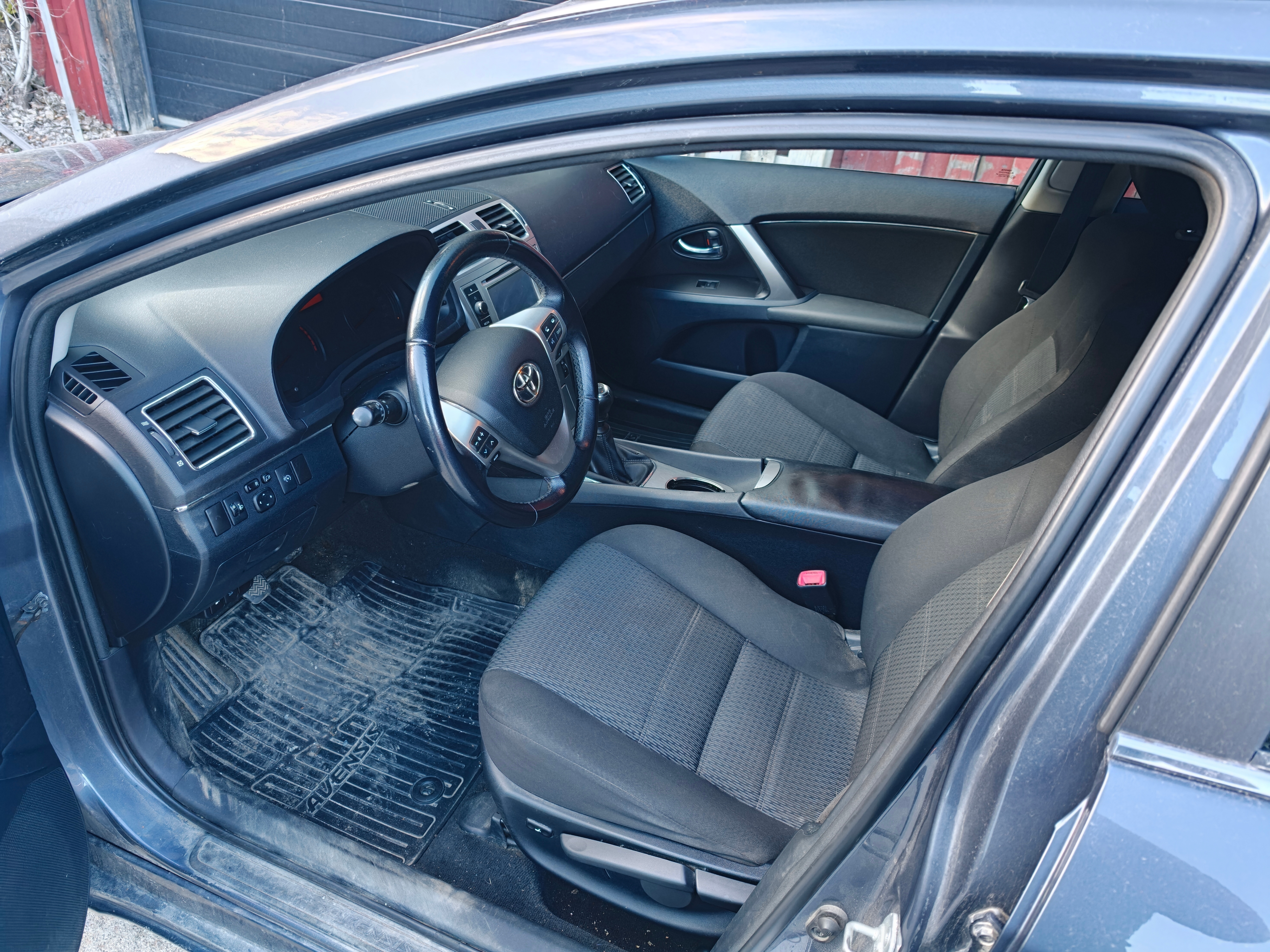 Toyota Avensis Kombi 2.0 D-4D Manuell 2011, photo 3/9