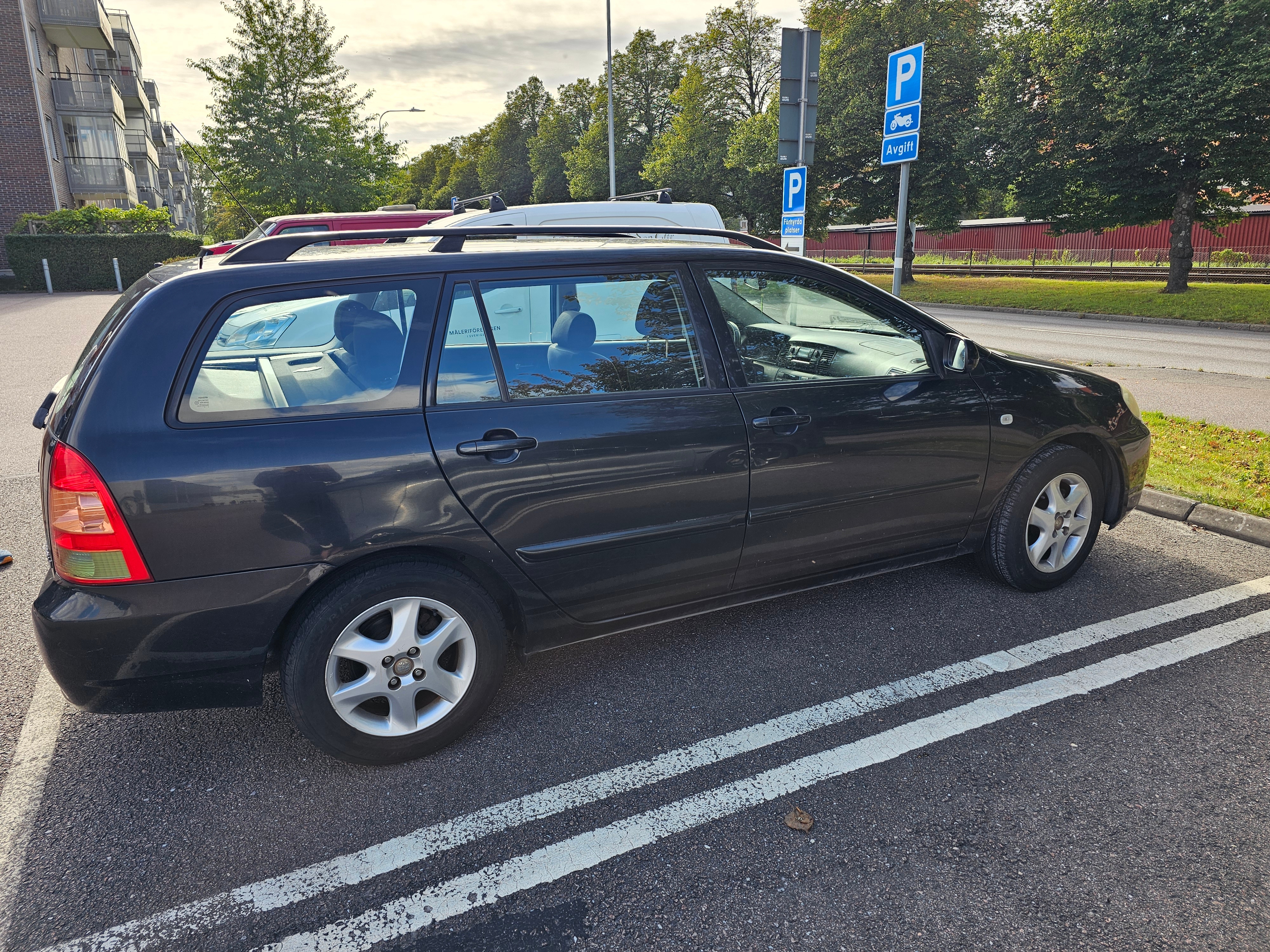 Toyota Corolla Kombi 1.6 VVT-i Manuell 2006, bild 2/8