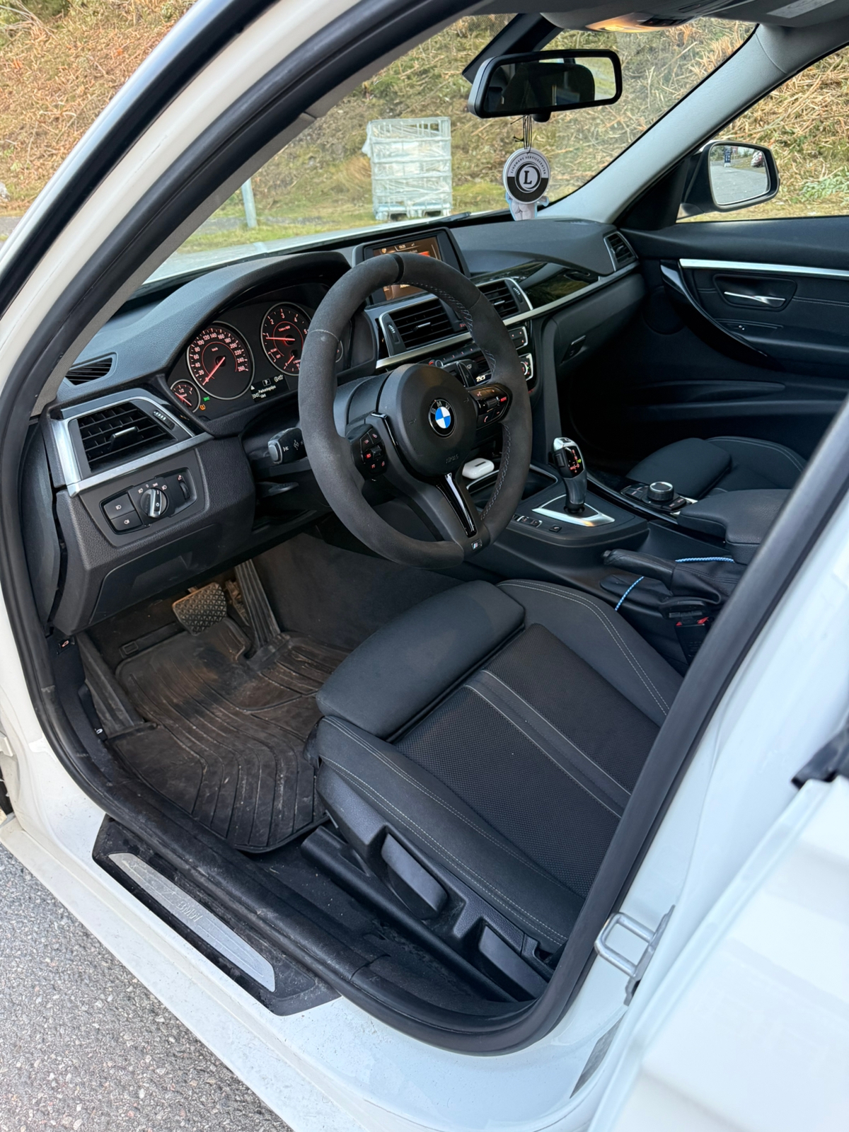 BMW 318 d Touring Steptronic 2016, bild 6/6