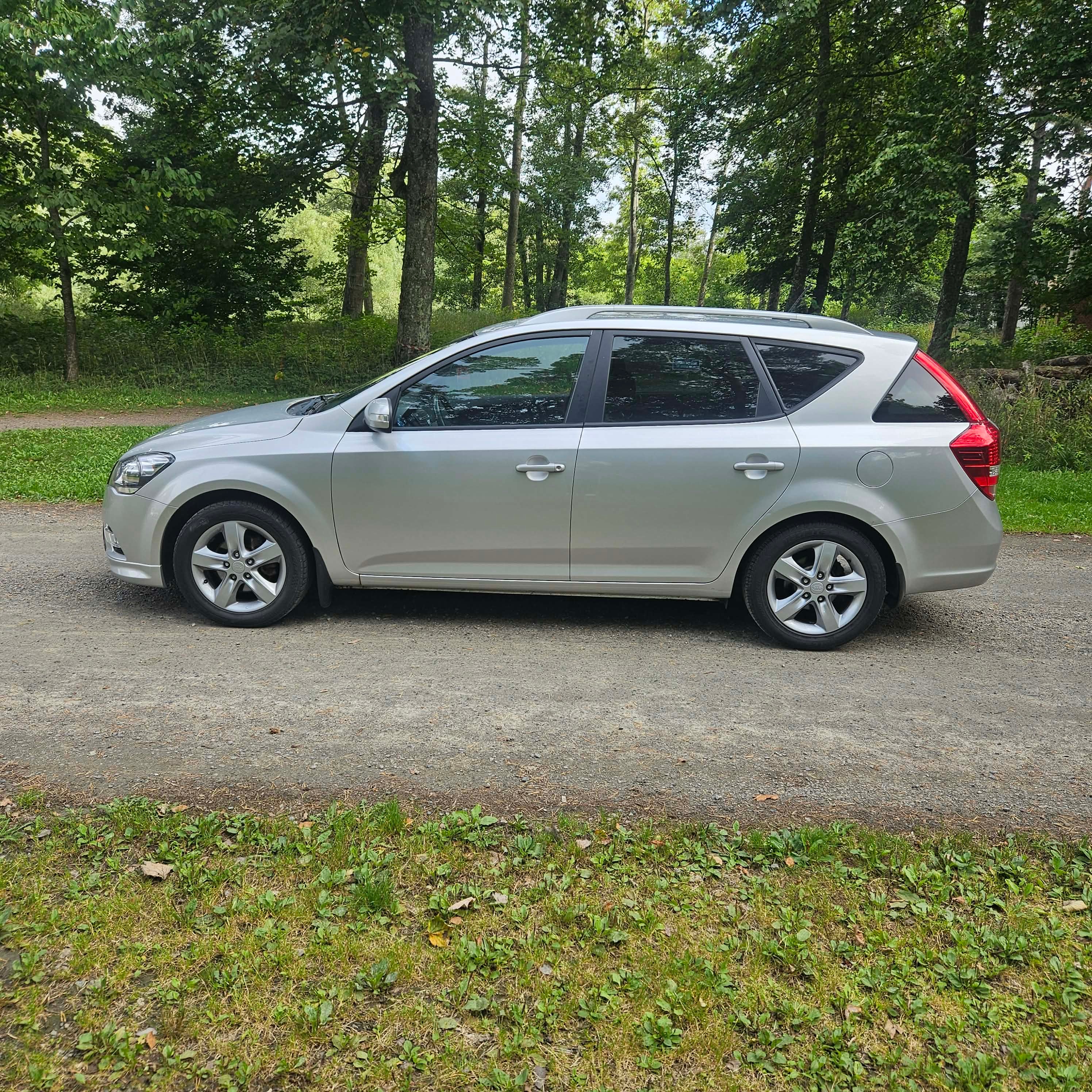 Kia Ceed 1.6 CRDi Manuell Kombi 2012, bild 3/8