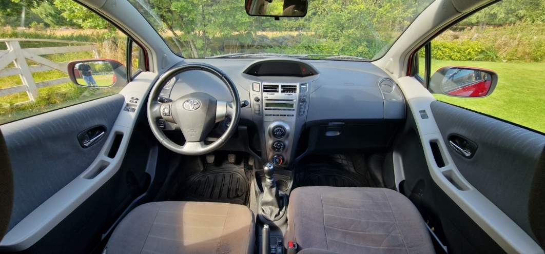 Toyota Yaris 2009, bild 3/3
