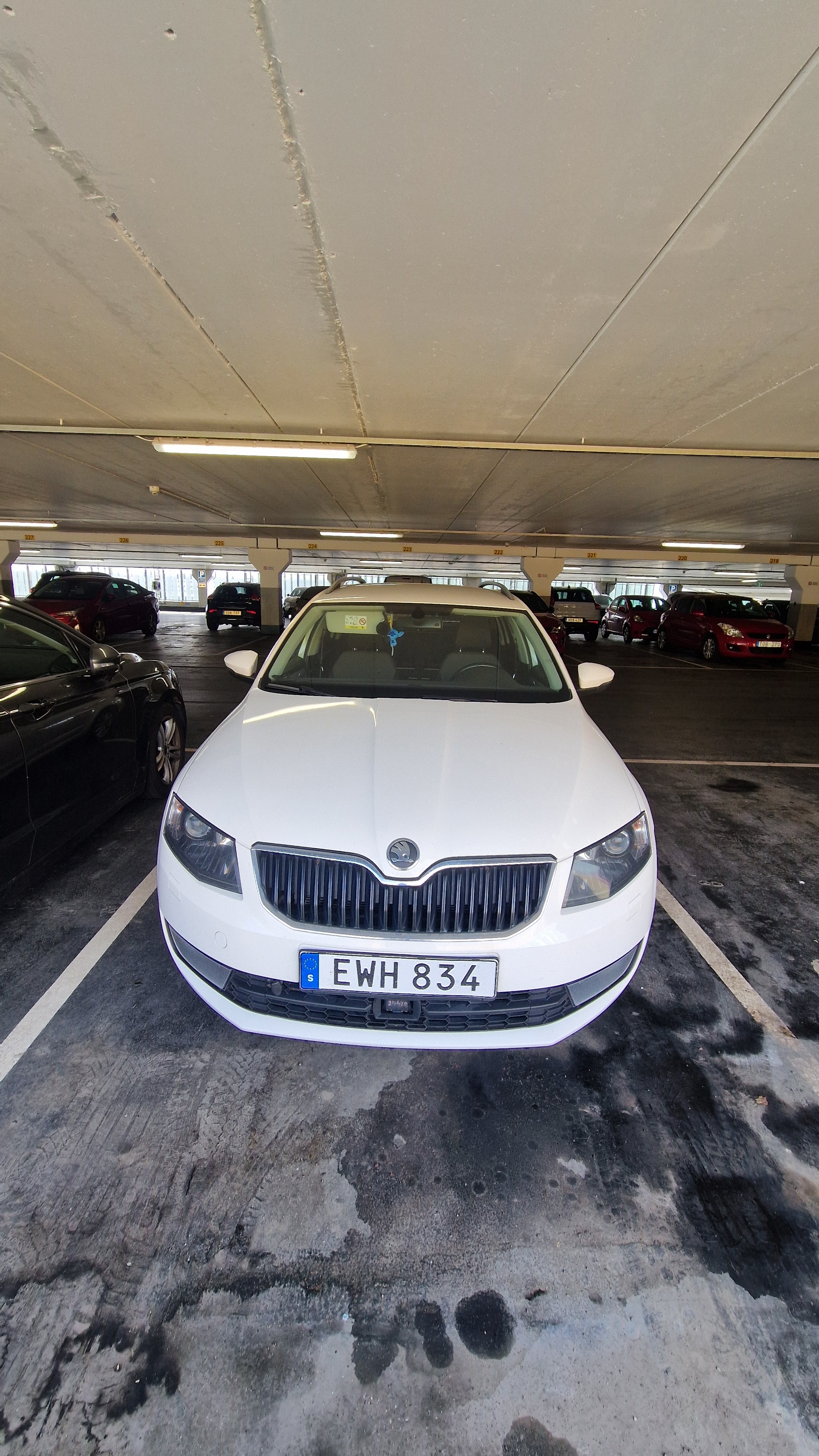 Skoda Octavia Kombi 1.6 TDI 4x4 Manuell 2015, bild 2/4