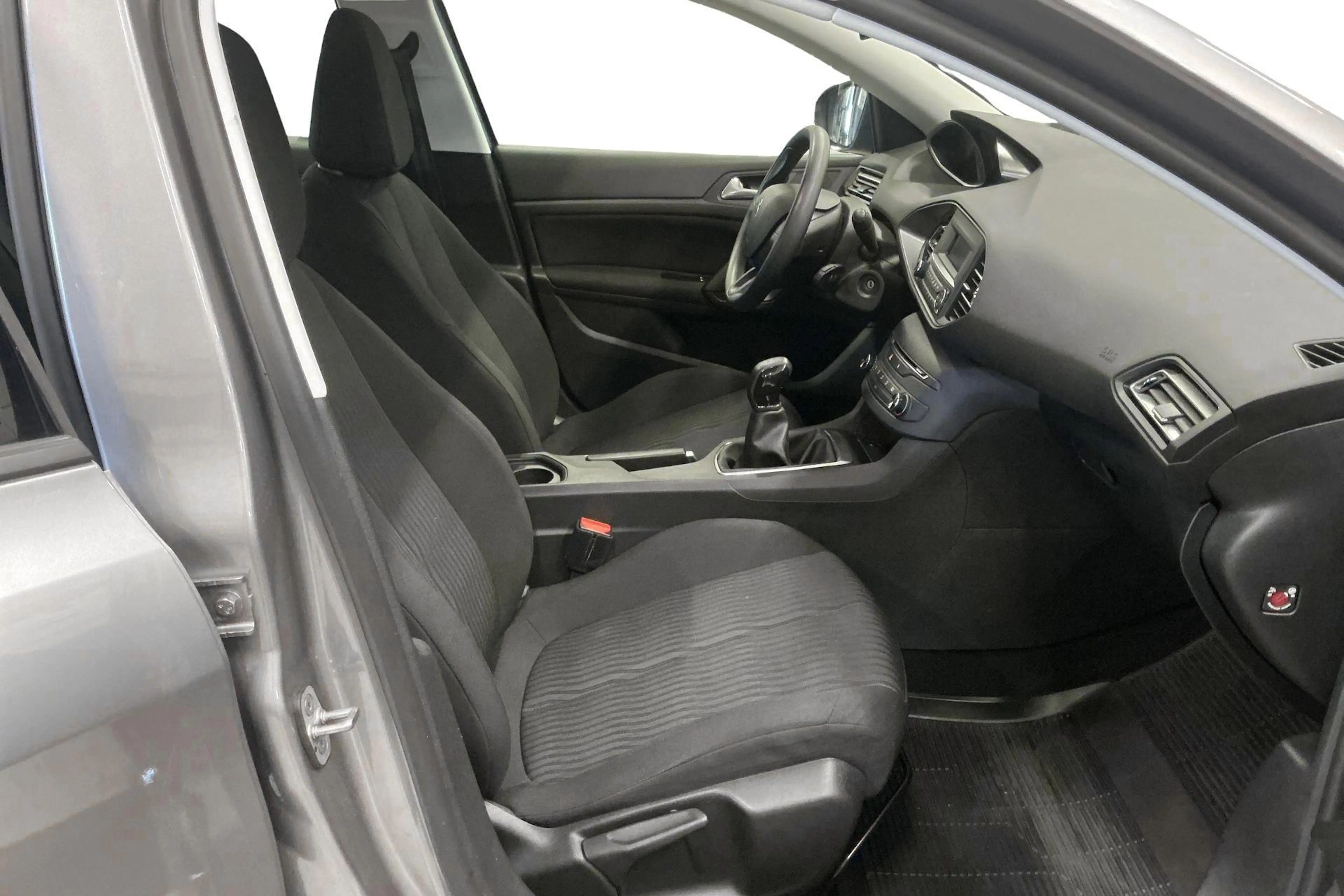 Peugeot 308 1.2 VTi 82 Manuell 2016, bild 7/10