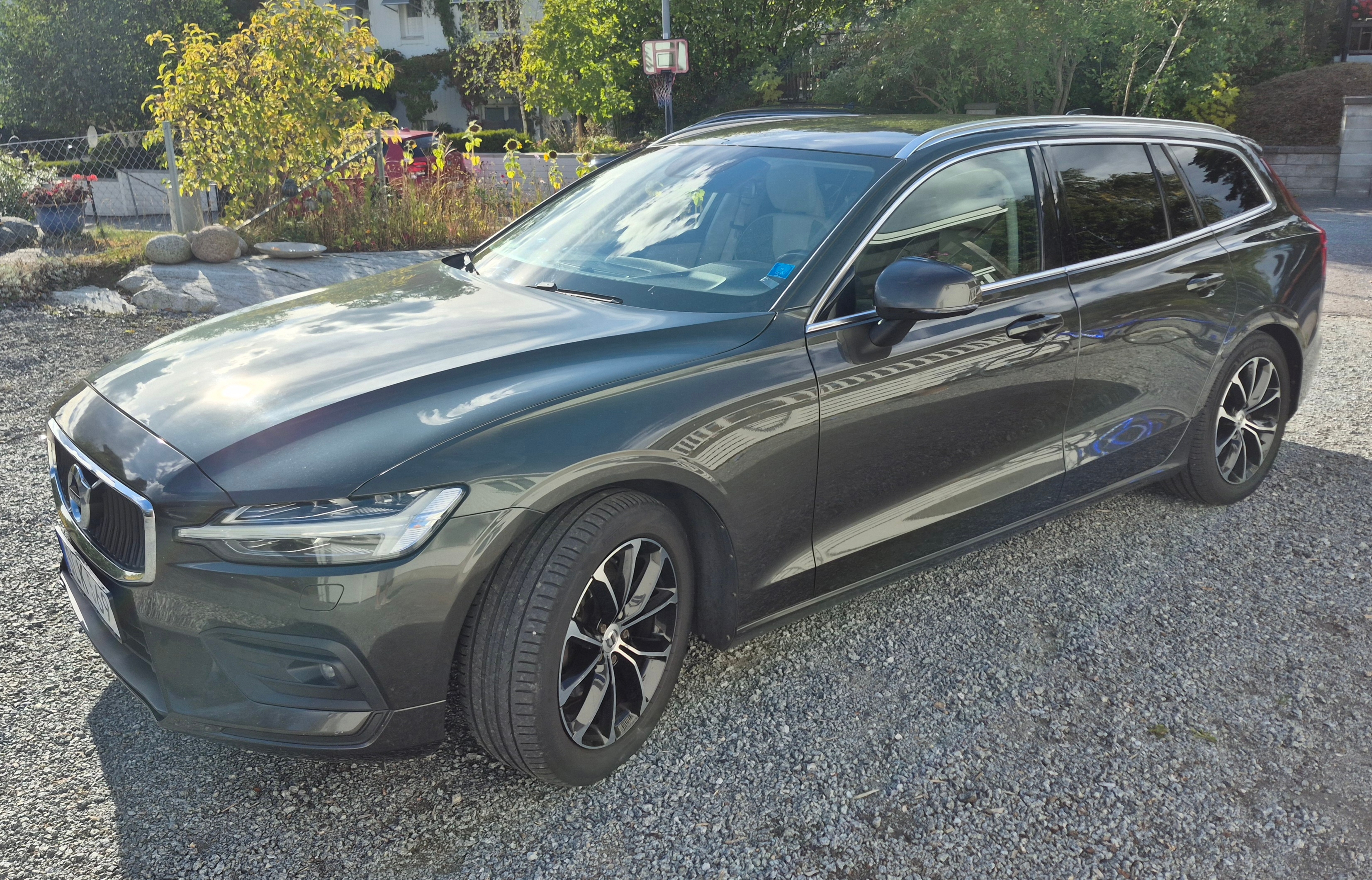 Volvo V60 D4 Momentum Advanced 2019, bild 2/10
