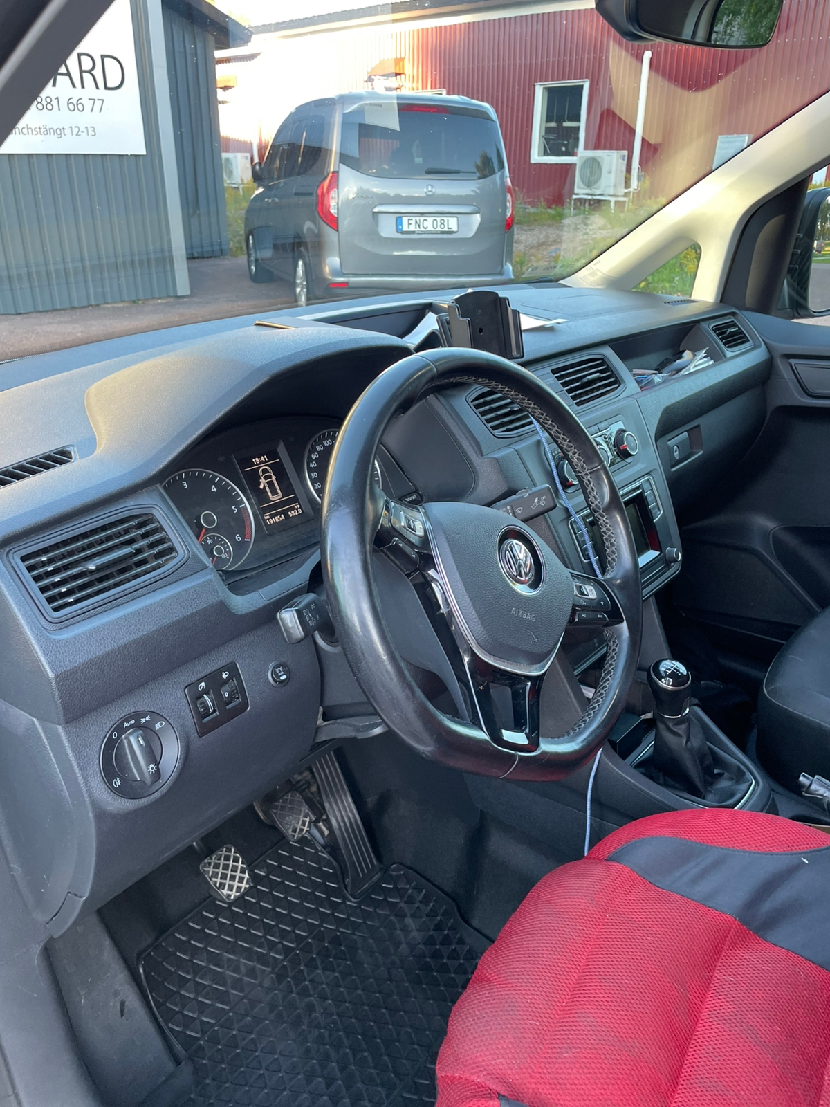 Volkswagen Caddy 2018, bild 4/8