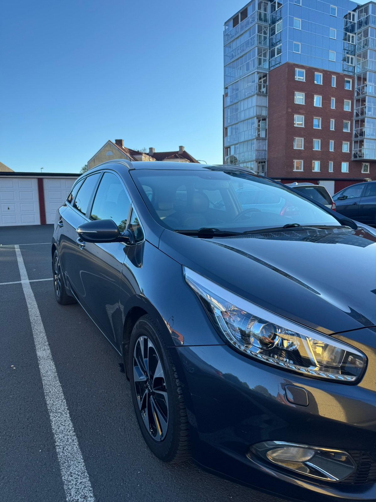 Kia Ceed _sw 1.6 CRDi Manuell 2013, bild 3/8