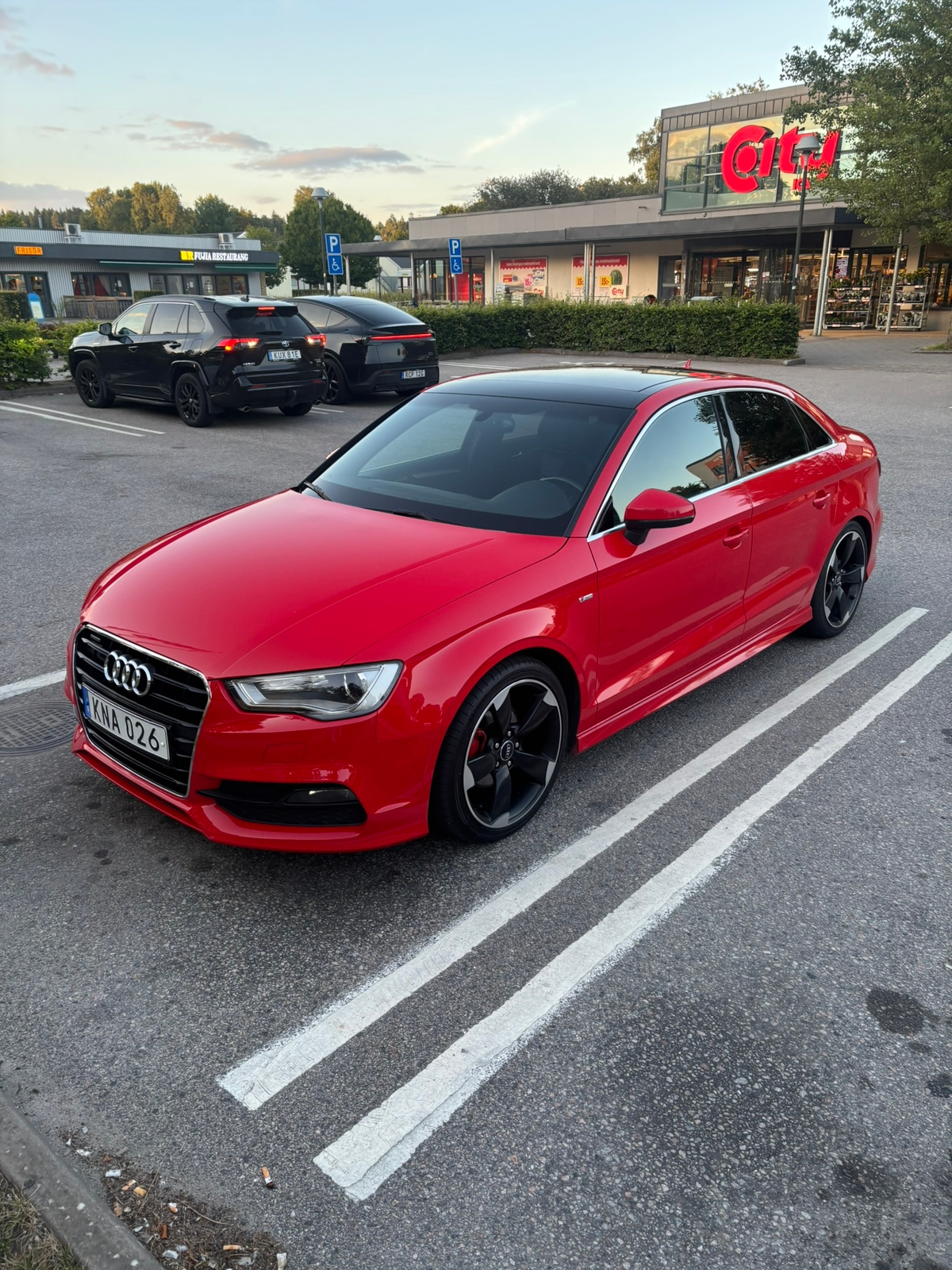 Audi A3 Sedan 2.0 TDI quattro Manuell 2014, bild 2/6