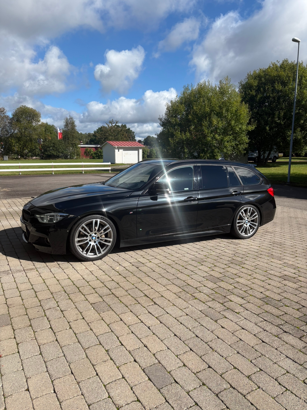 BMW 335 d xDrive Touring Steptronic 2018, bild 2/10