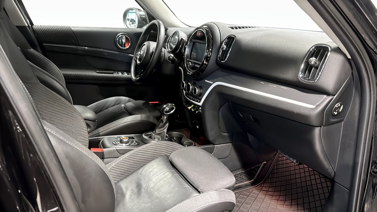 MINI Countryman SE Cooper SE ALL4 2018, kuva 3/10
