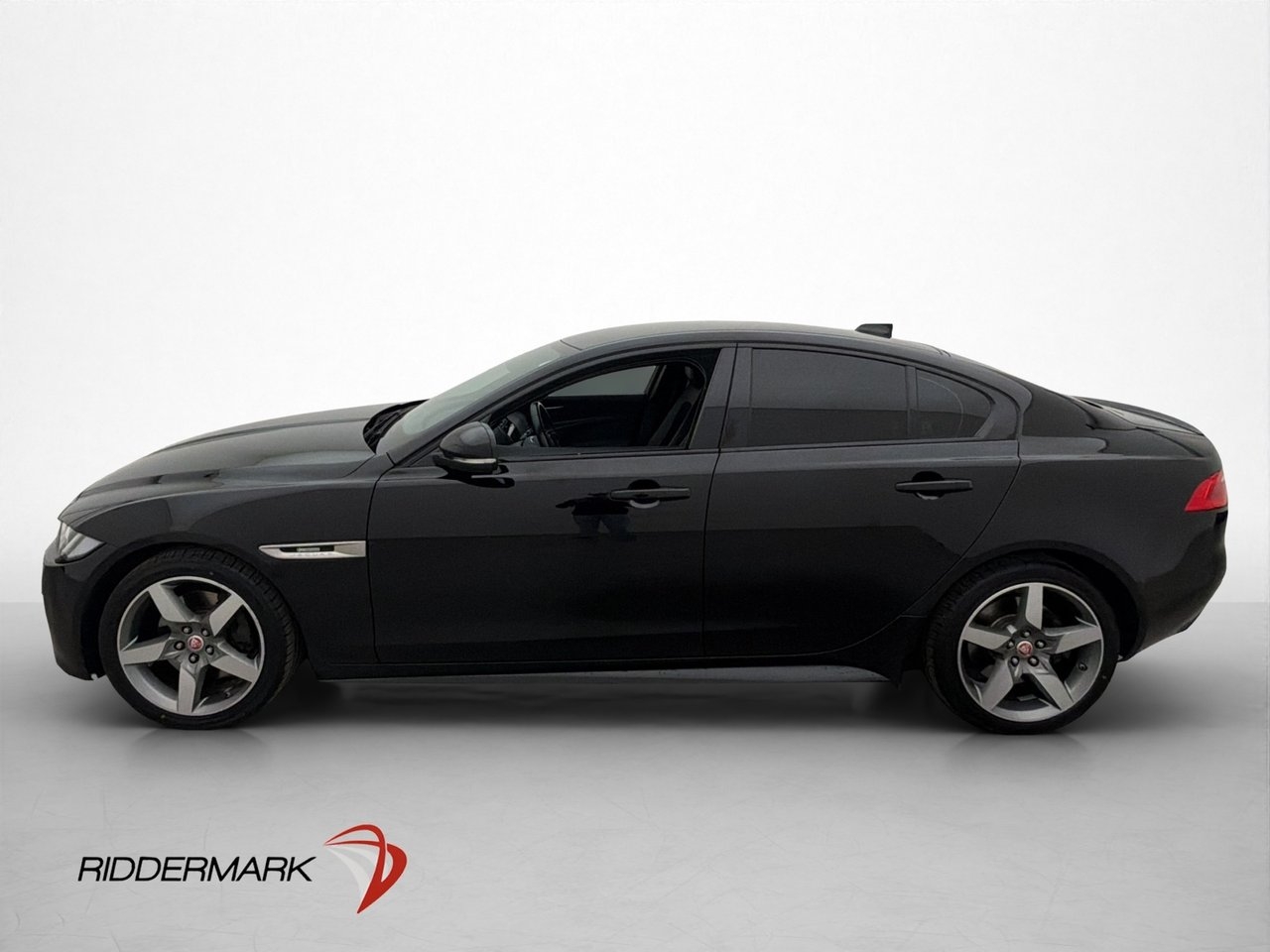 Jaguar XE 20t 200hk R-Sport Värmare 2019, photo 2/28