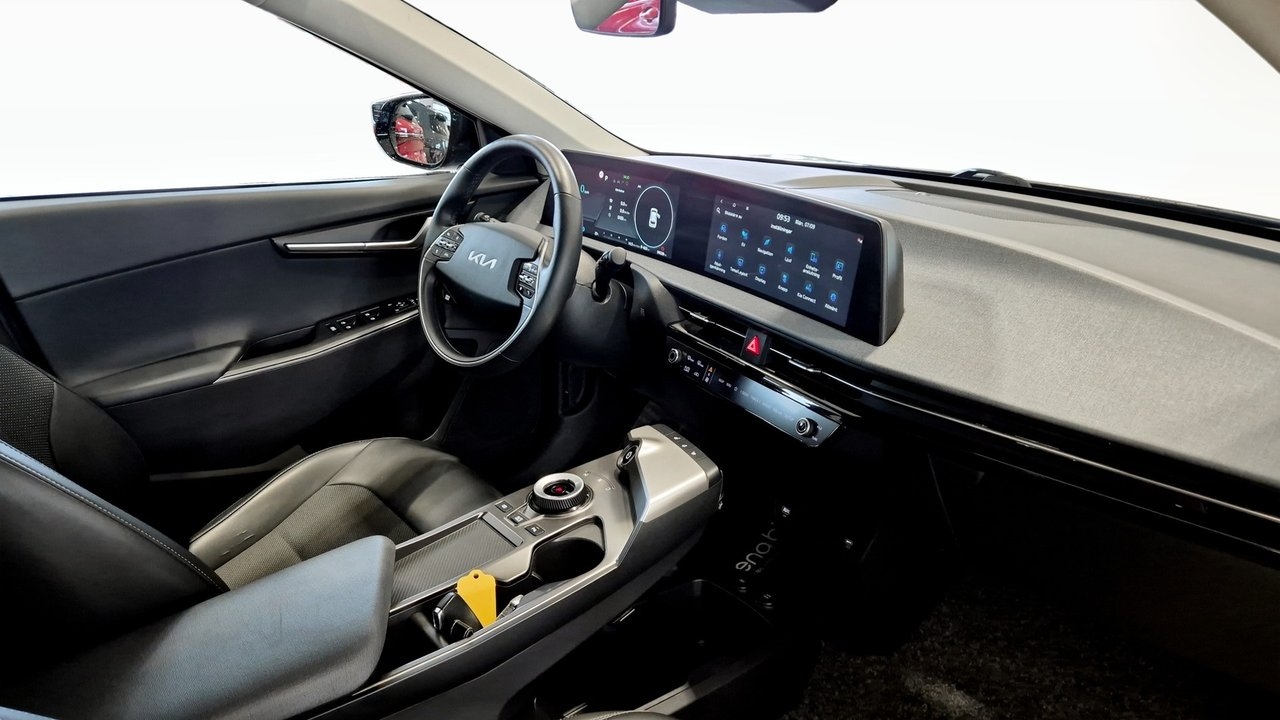 Kia EV6 RWD 2022, photo 7/12