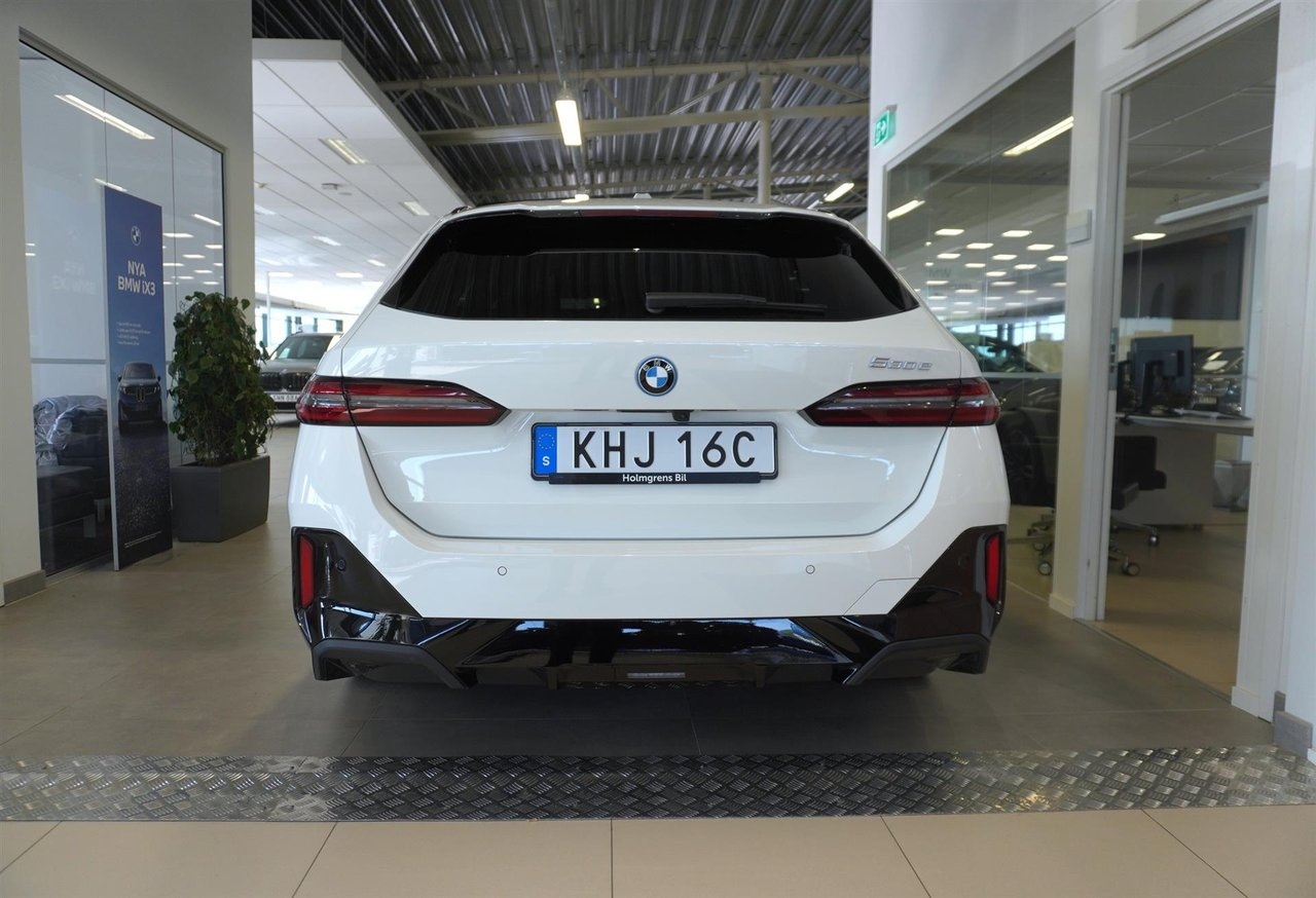 BMW 530 e Touring M Sport DAP PA hk Drag 2025, bild 5/10