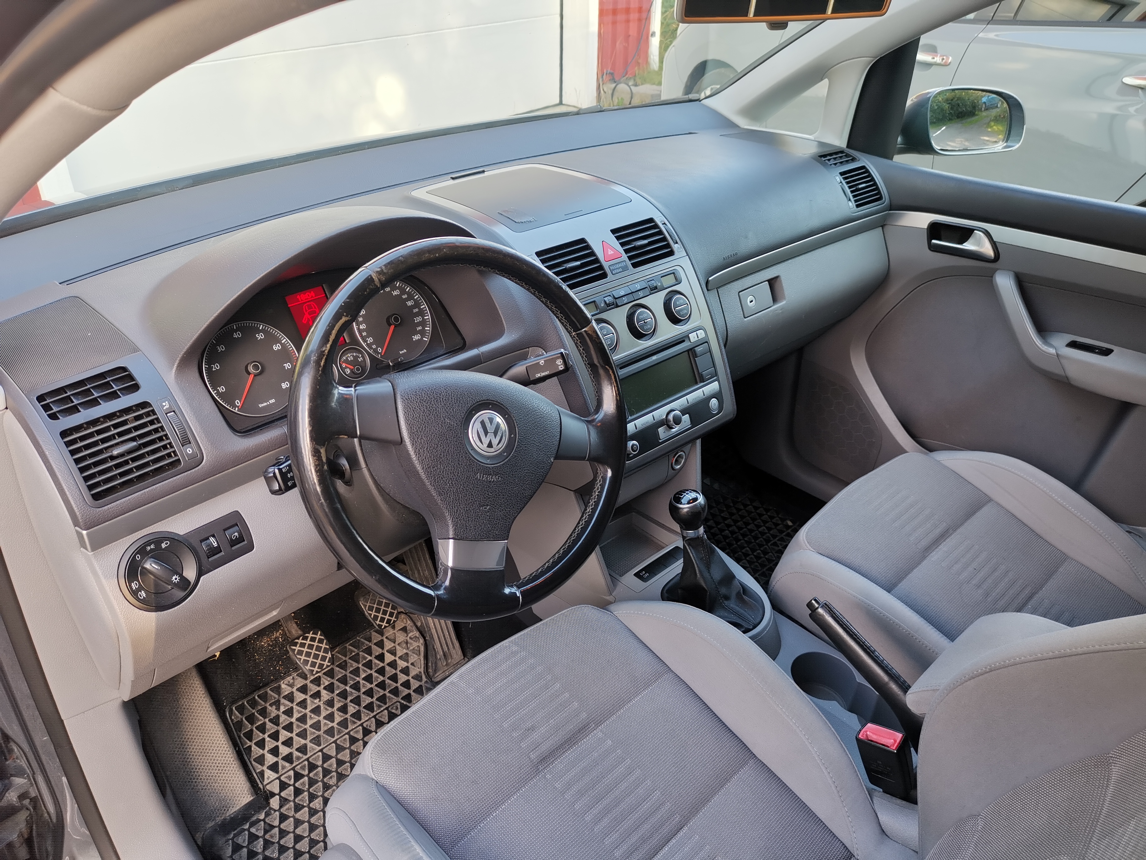 Volkswagen Touran 2007, bild 7/10