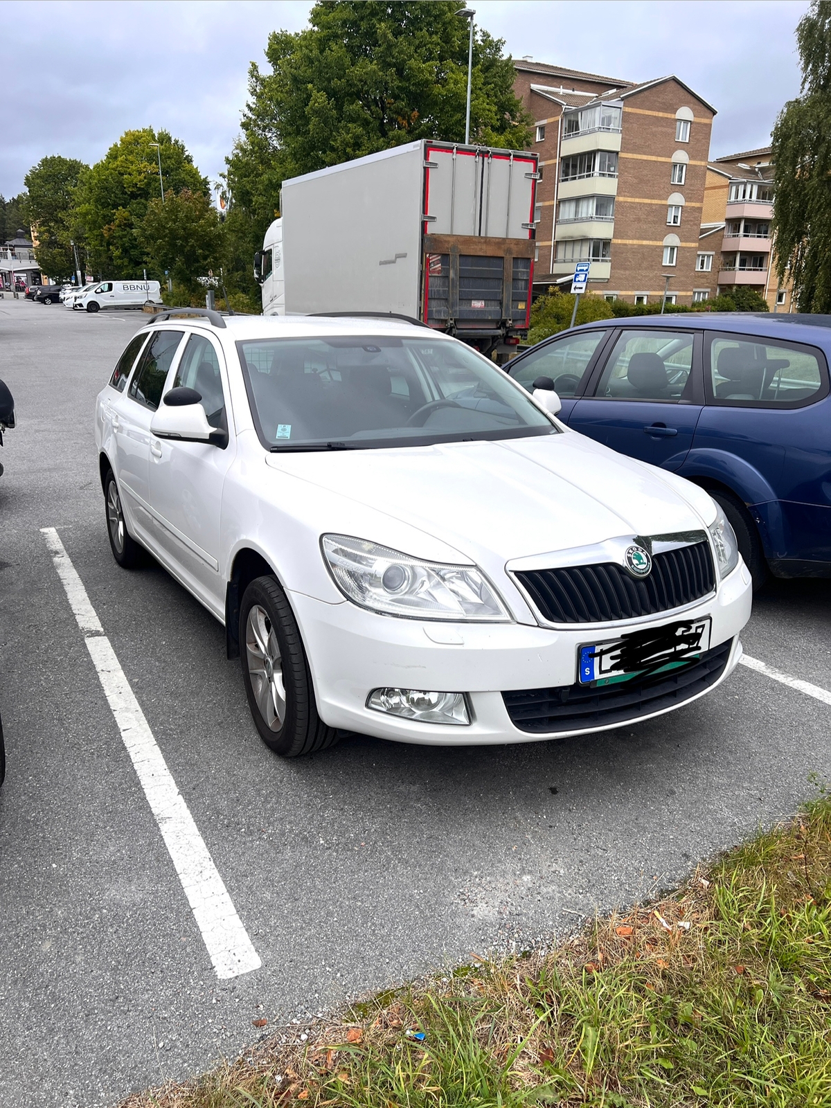 Skoda Octavia Kombi 1.8 TSI Manuell 2012, bild 2/7