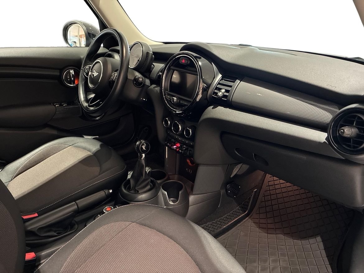 MINI Cooper 5 dörrar 2017, kuva 4/15
