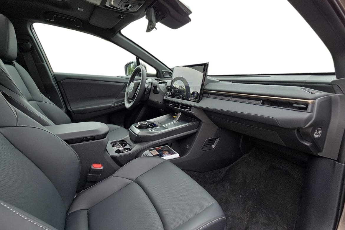 Toyota bZ4X AWD Executive 20" LM 2026, bild 7/10