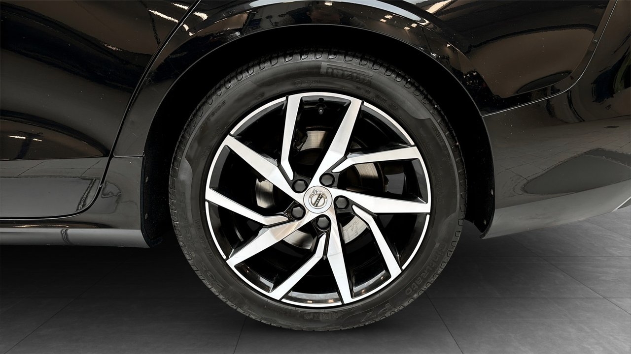 Volvo V60 2020, kuva 6/10