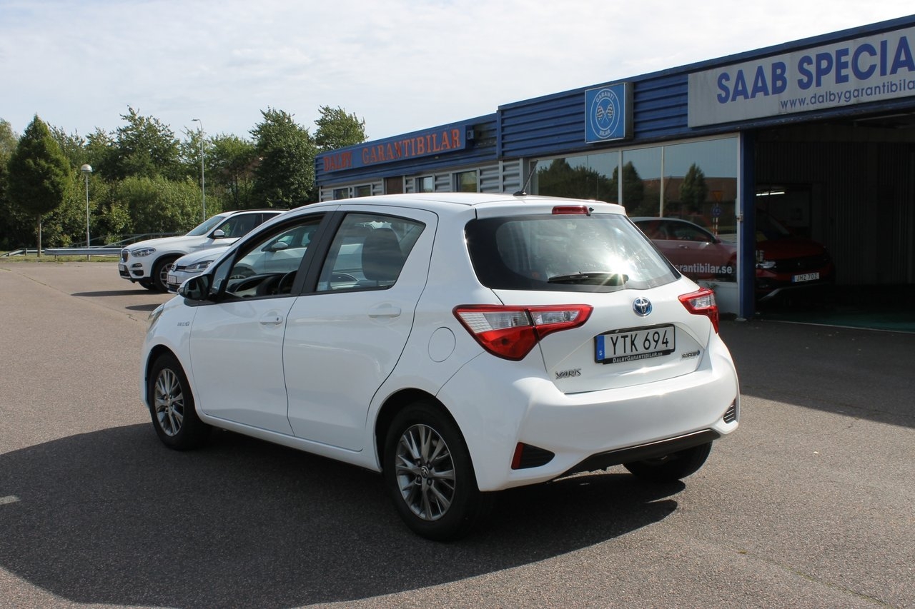 Toyota Yaris Hybrid e-CVT Active 2017, bild 4/9