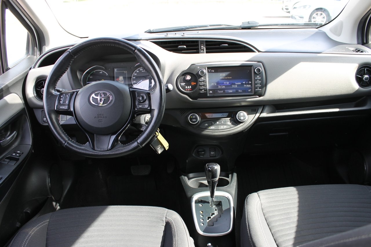 Toyota Yaris Hybrid e-CVT Active 2017, bild 5/9