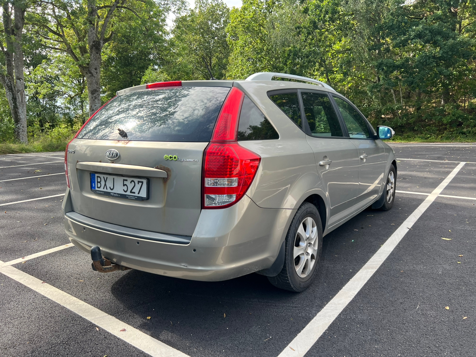 Kia Ceed _sw 1.6 CRDi Manuell 2010, bild 2/10