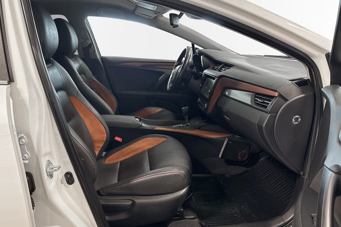 Toyota Avensis 2016, kuva 6/10