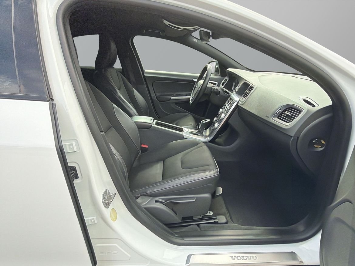 Volvo S60 Cross Country 2018, kuva 7/10